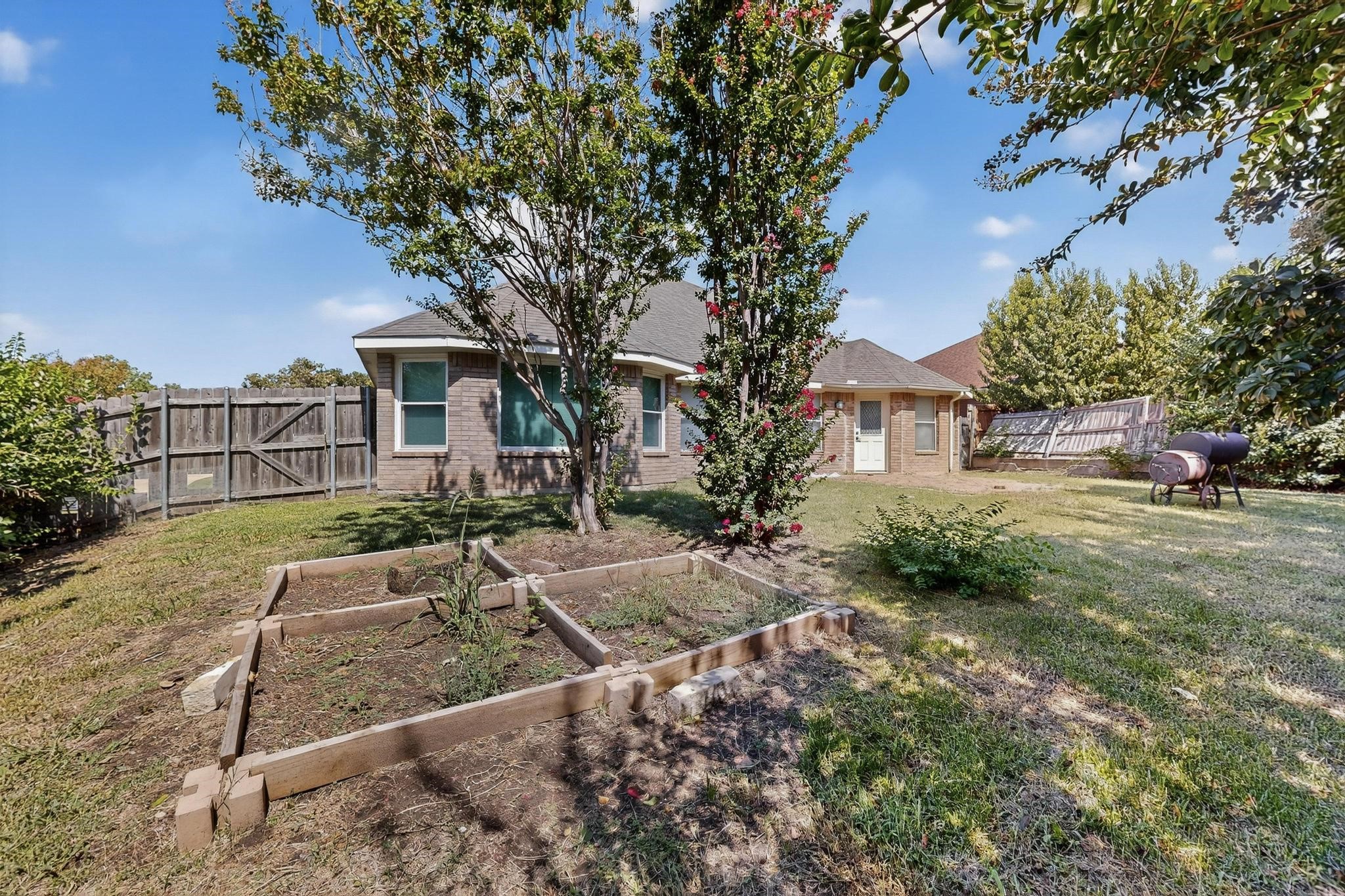 2825 Rosewood Boulevard