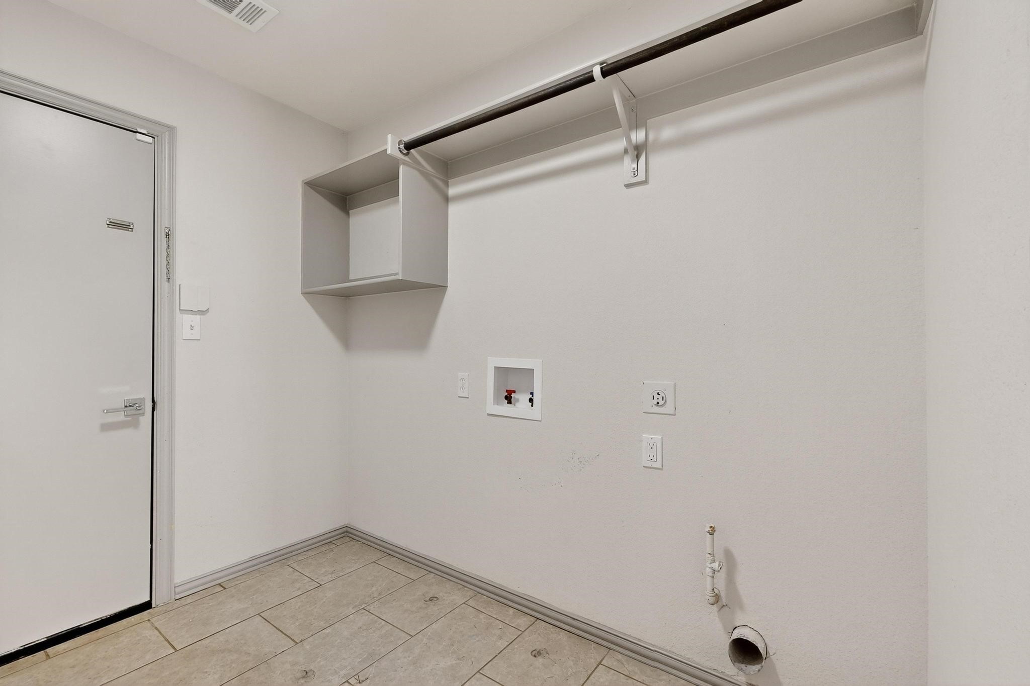 2825 Rosewood Boulevard