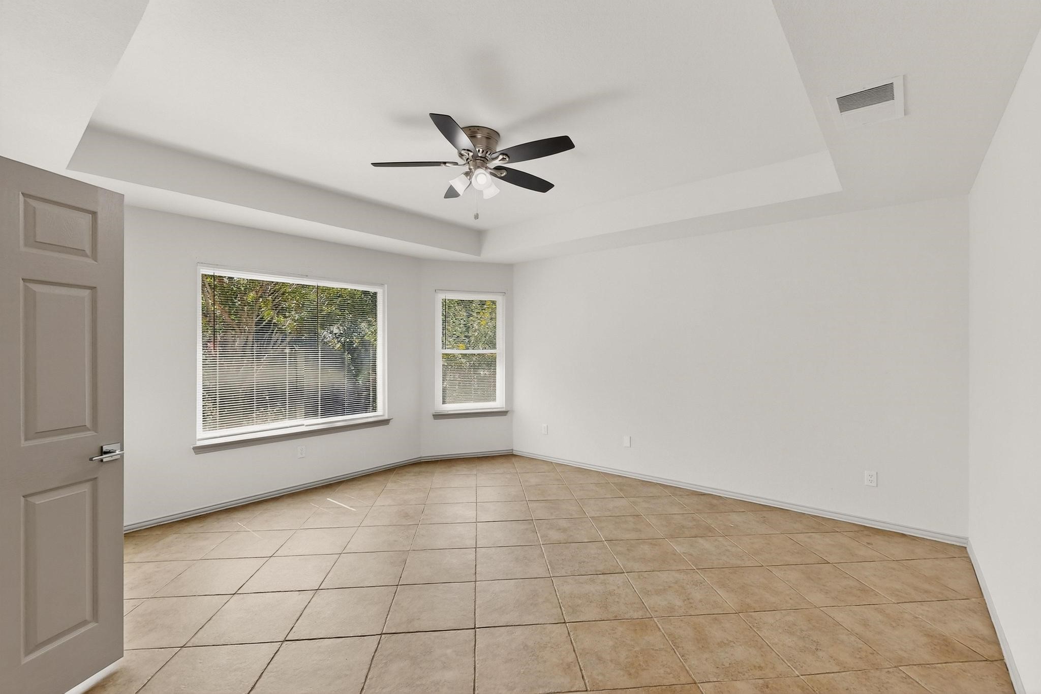 2825 Rosewood Boulevard