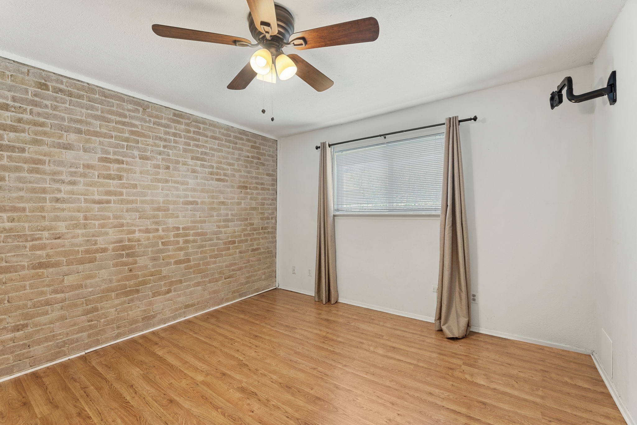 2107 Via Balboa