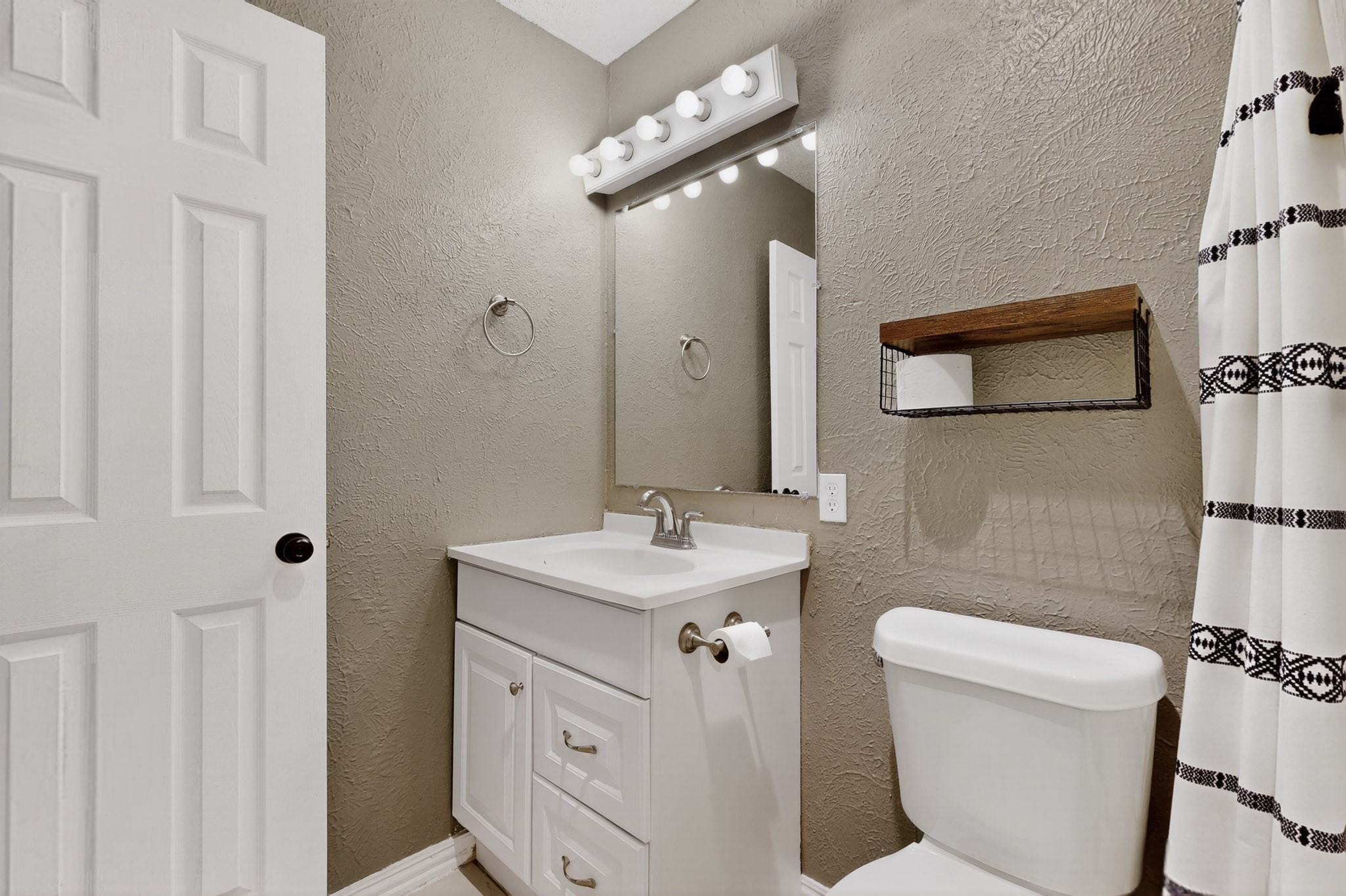 2700 Winding Creek Drive