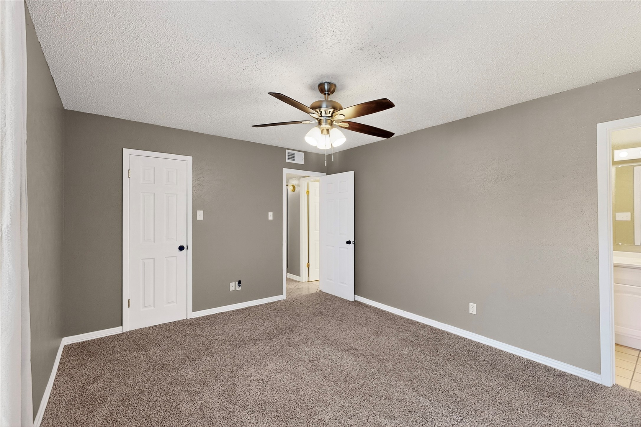 2700 Winding Creek Drive