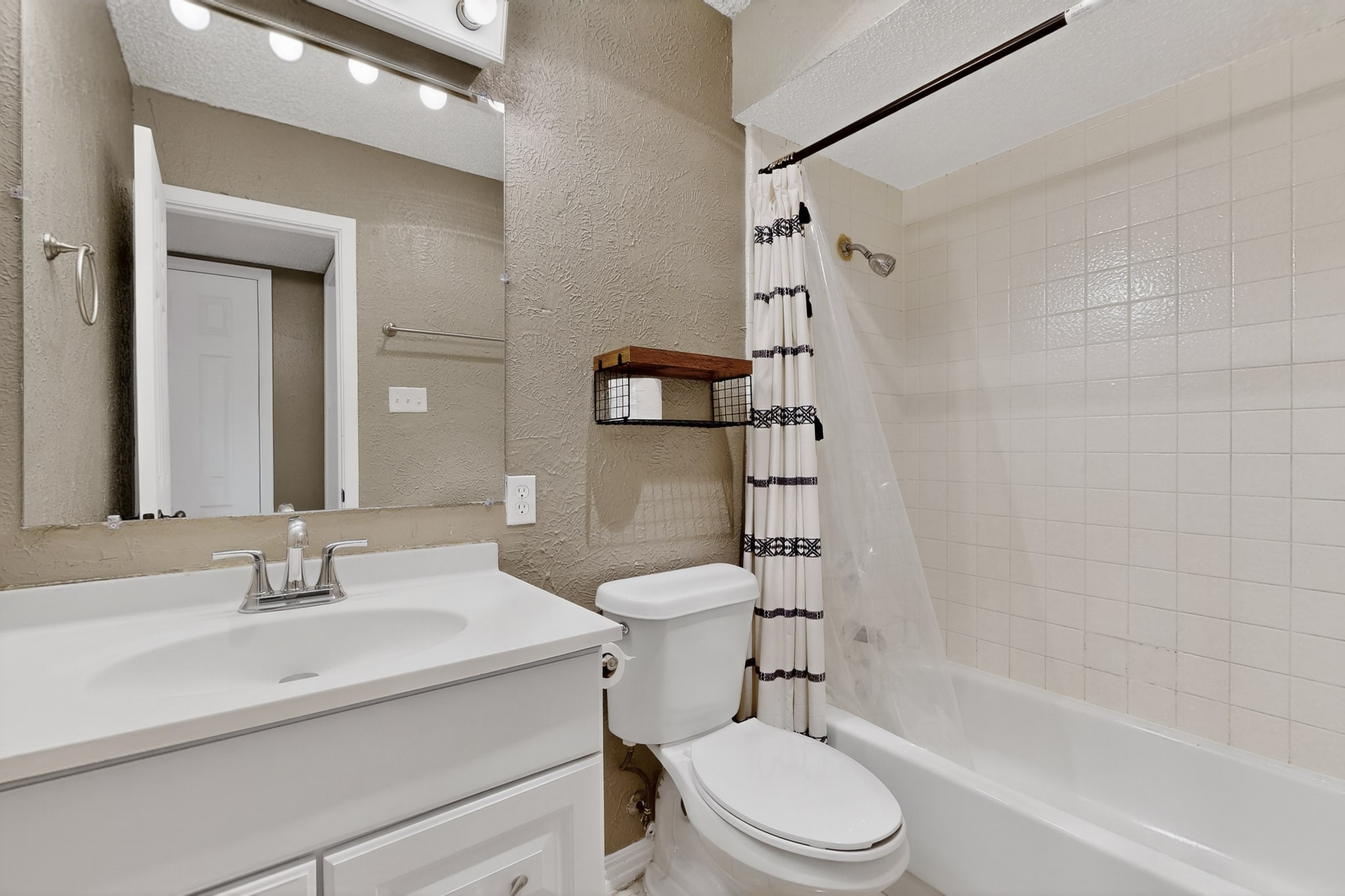 2700 Winding Creek Drive