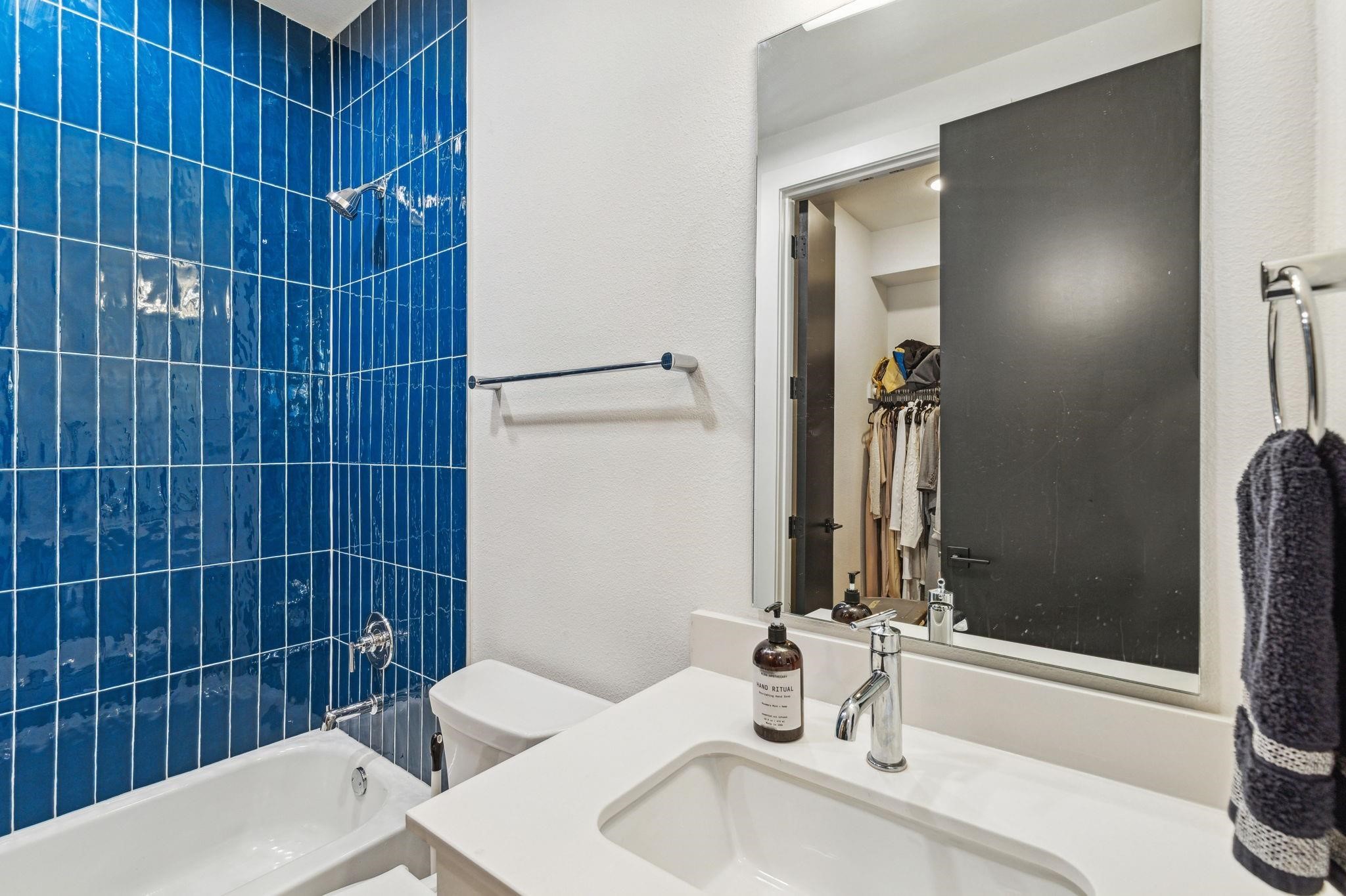 2916 Hawthorne Avenue 101