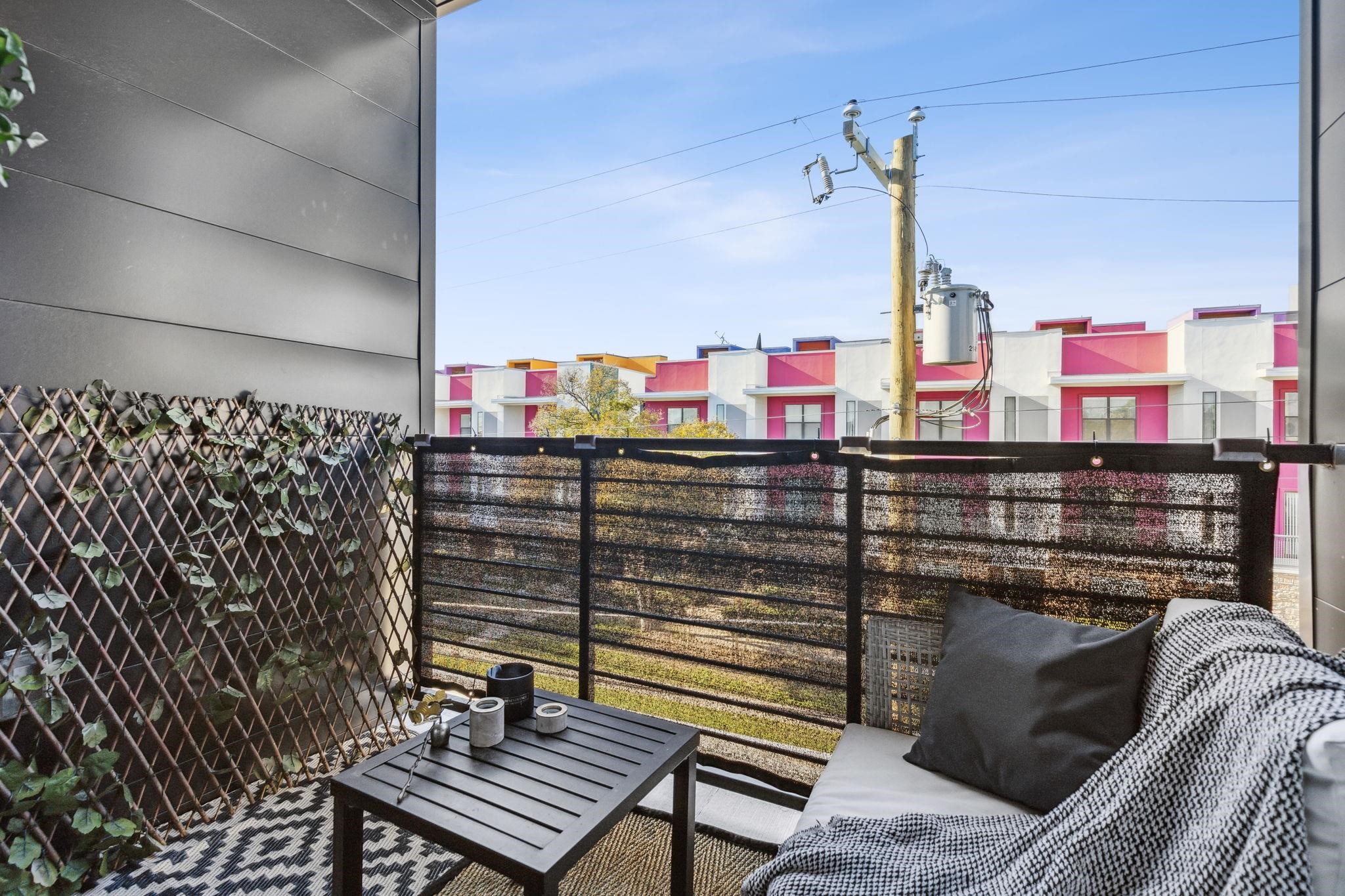 2916 Hawthorne Avenue 101