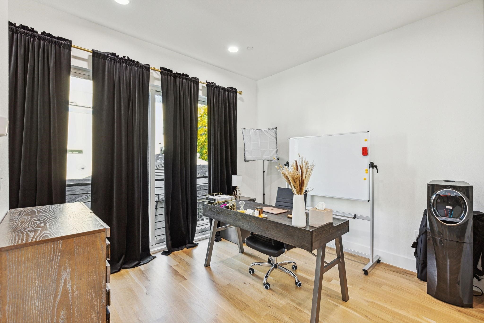 2916 Hawthorne Avenue 101