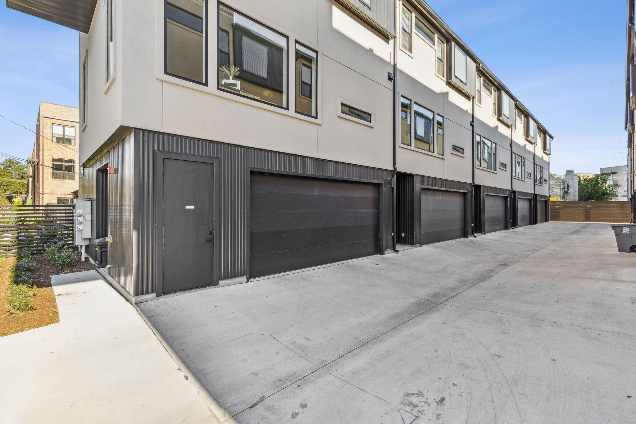 2916 Hawthorne Avenue 101