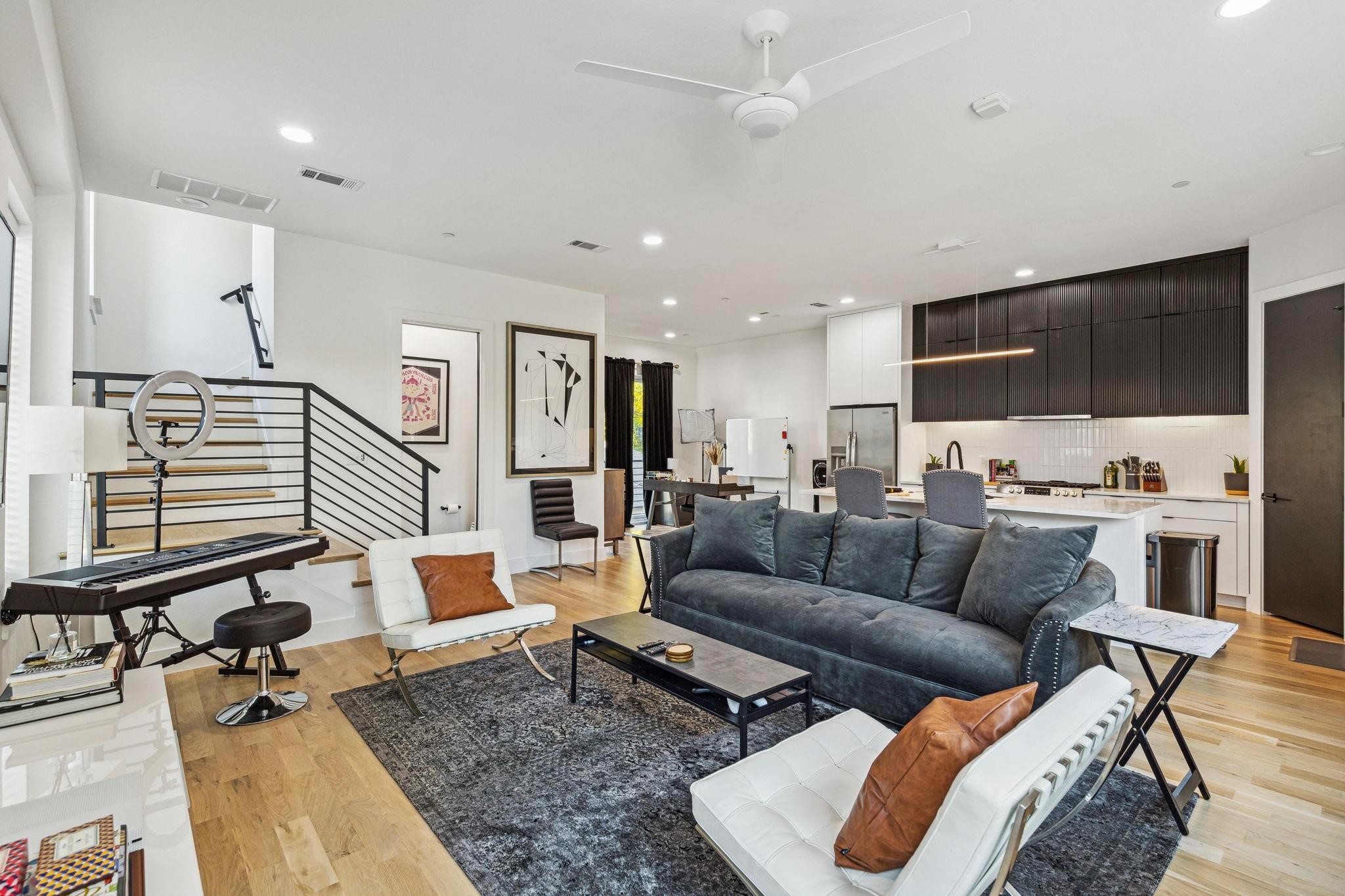 2916 Hawthorne Avenue 101