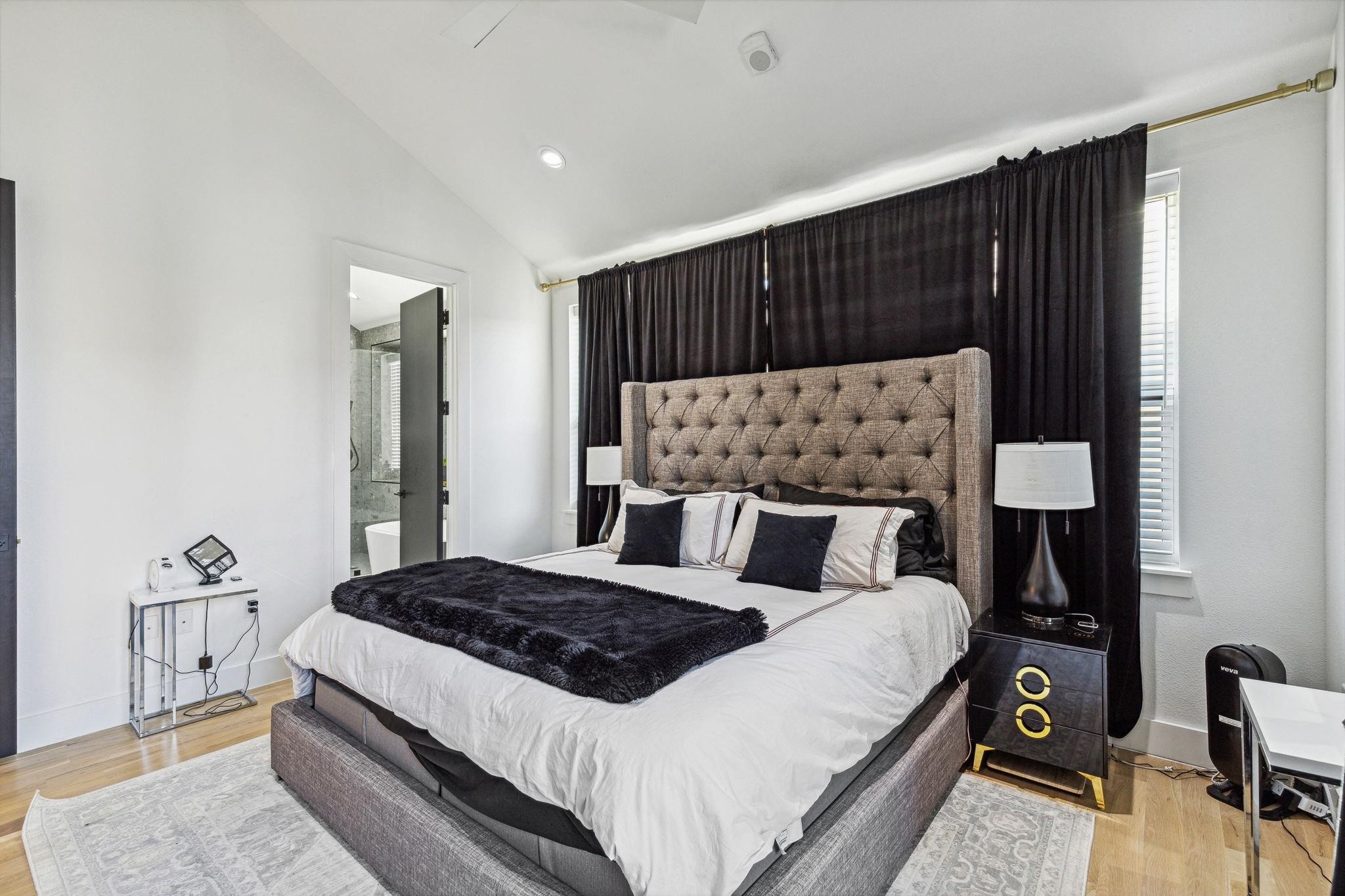 2916 Hawthorne Avenue 101