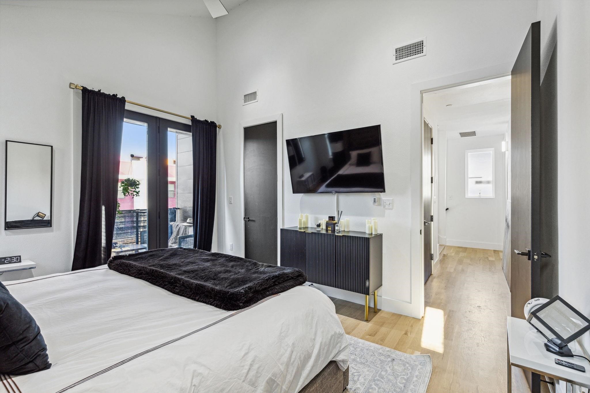 2916 Hawthorne Avenue 101