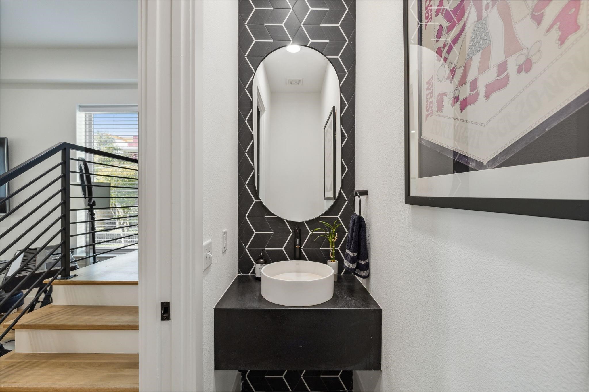 2916 Hawthorne Avenue 101