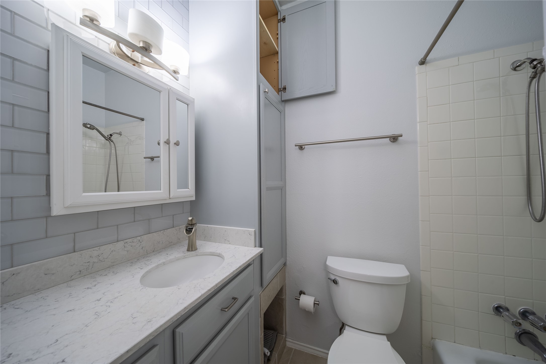 4307 Gilbert Avenue 110