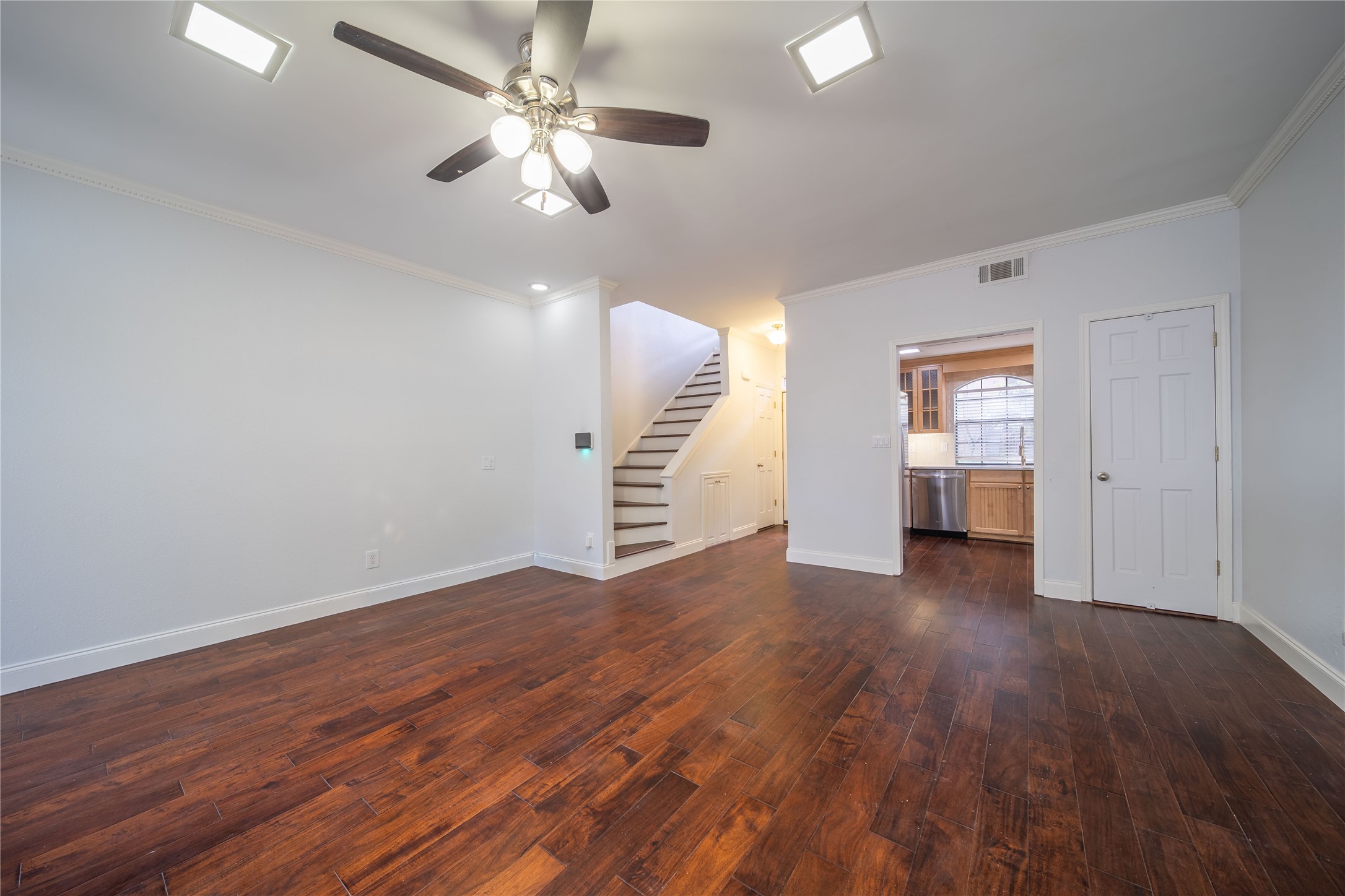 4307 Gilbert Avenue 110