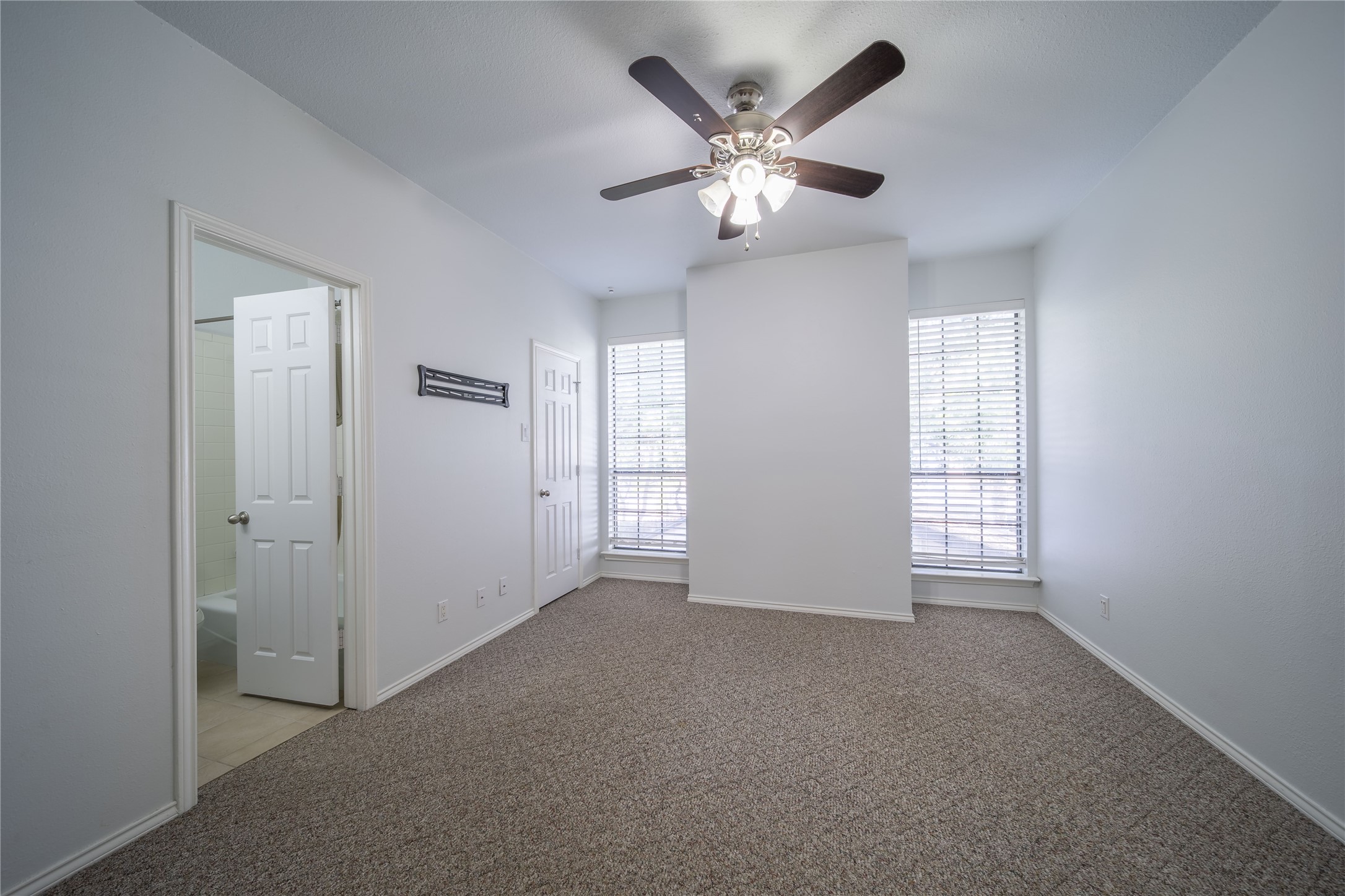 4307 Gilbert Avenue 110