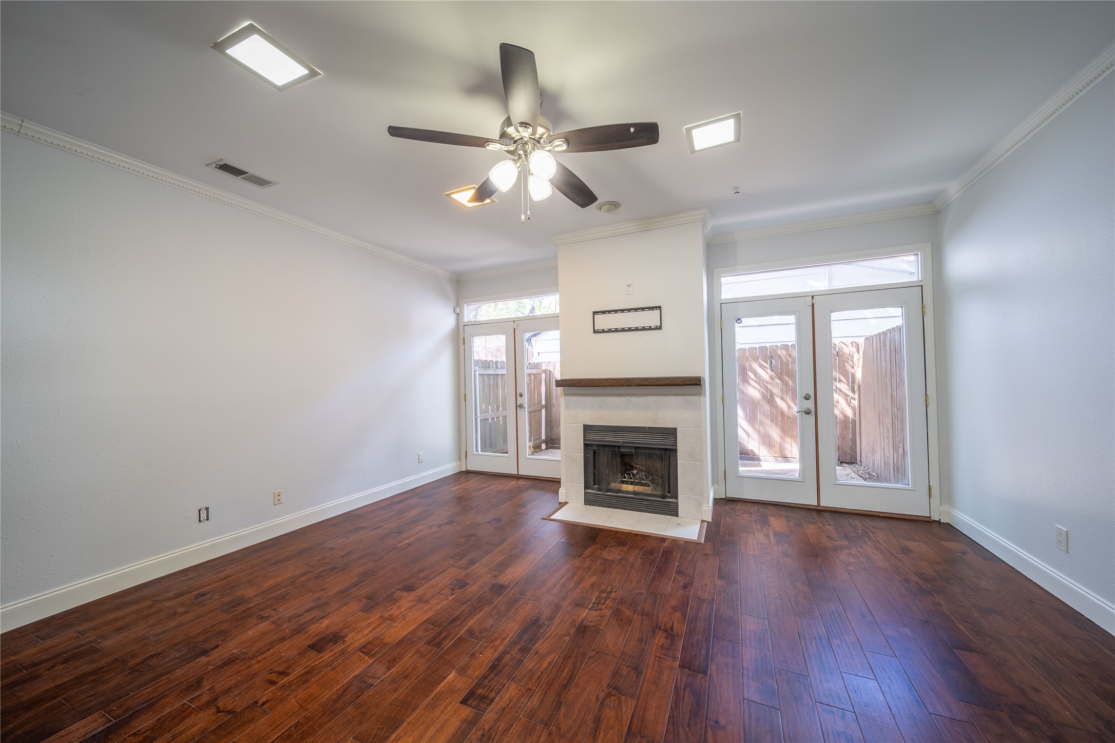 4307 Gilbert Avenue 110