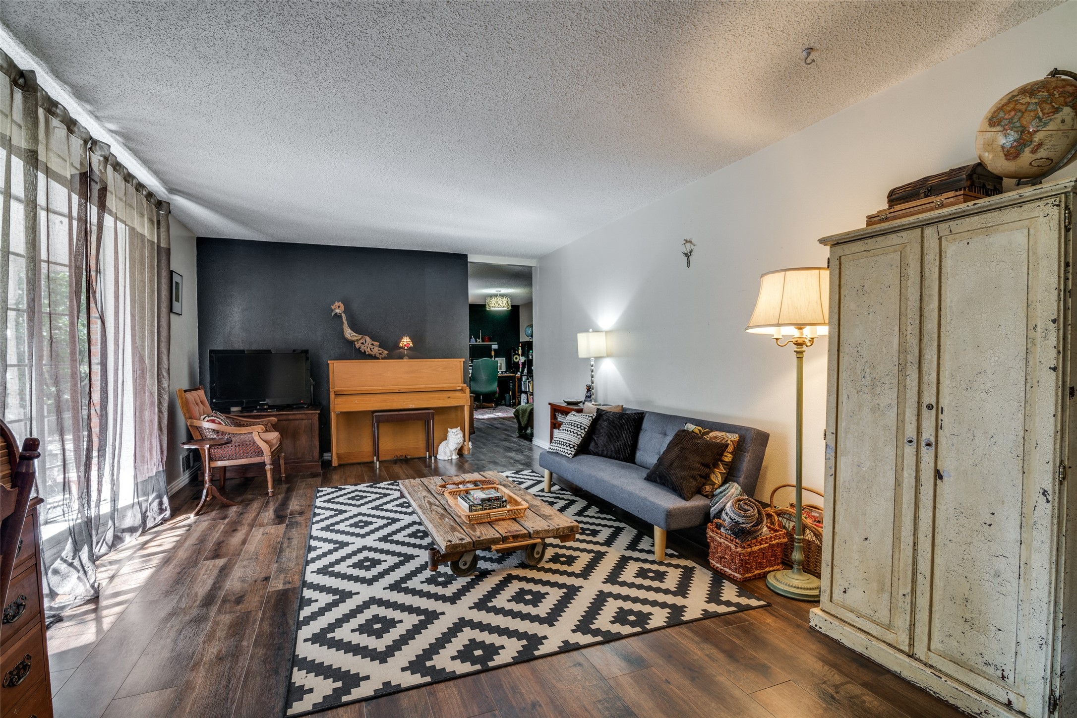 3306 Ridgedale Drive