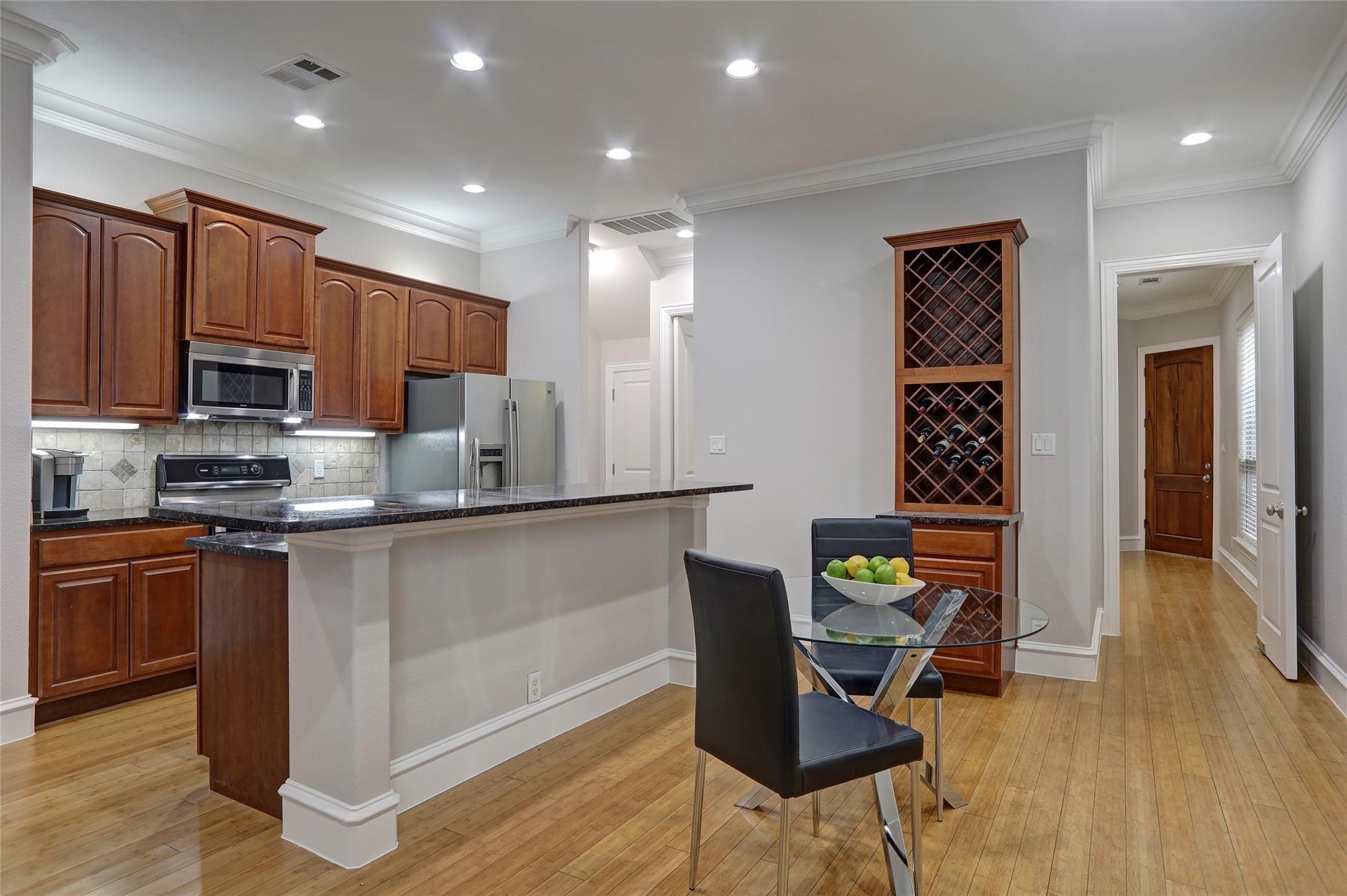 6010 La Vista Drive