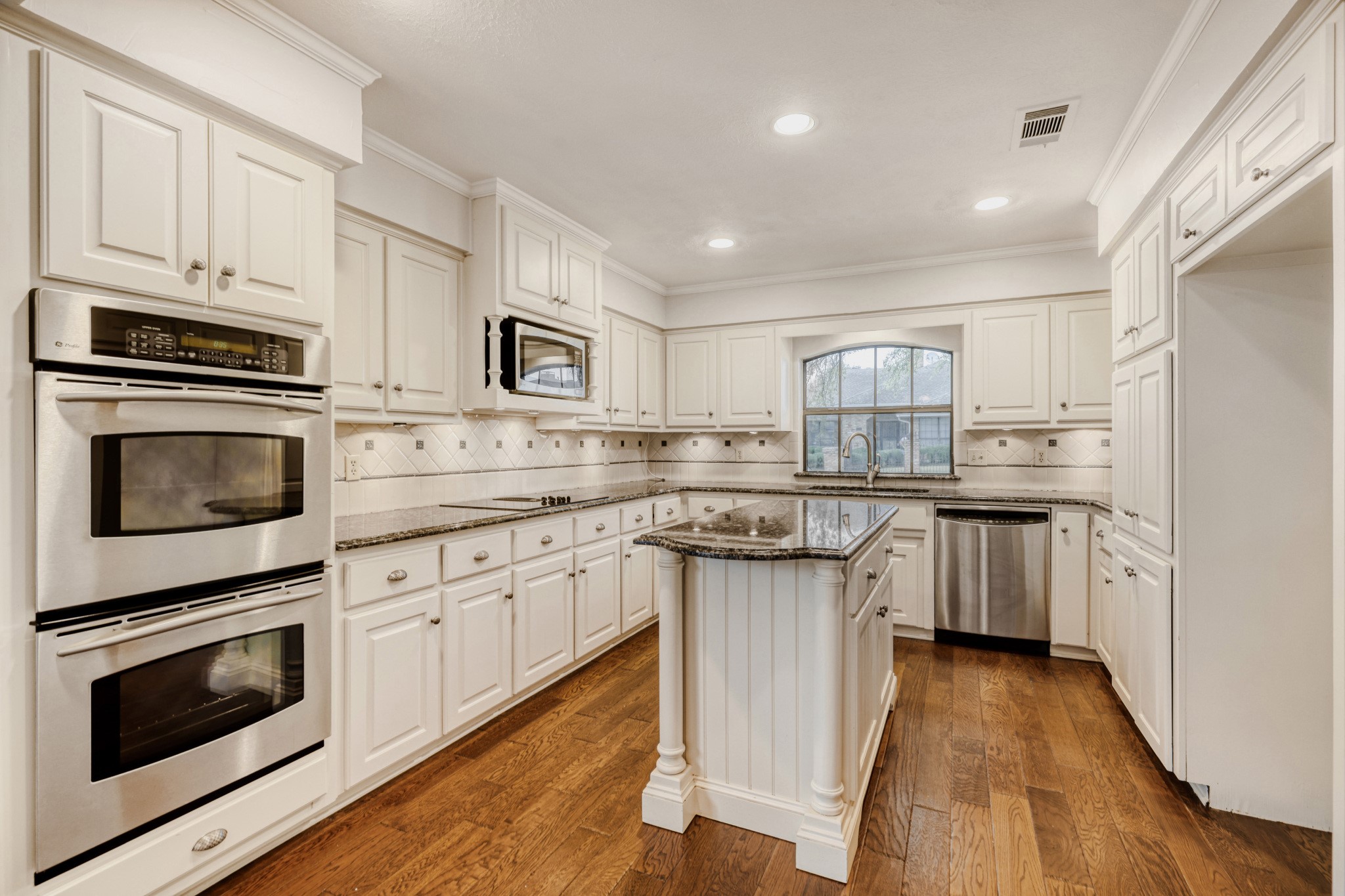 6108 Bluff Point Drive
