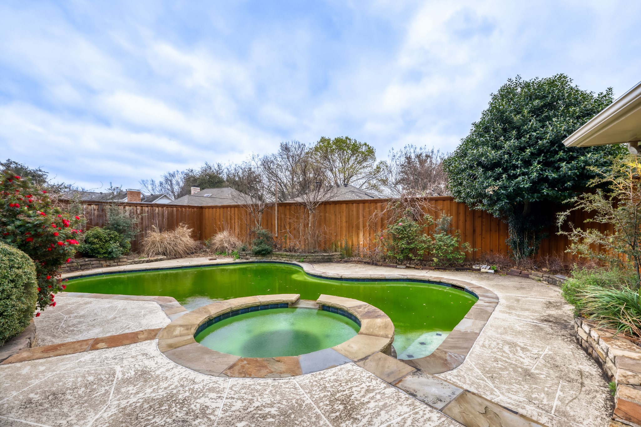 6108 Bluff Point Drive