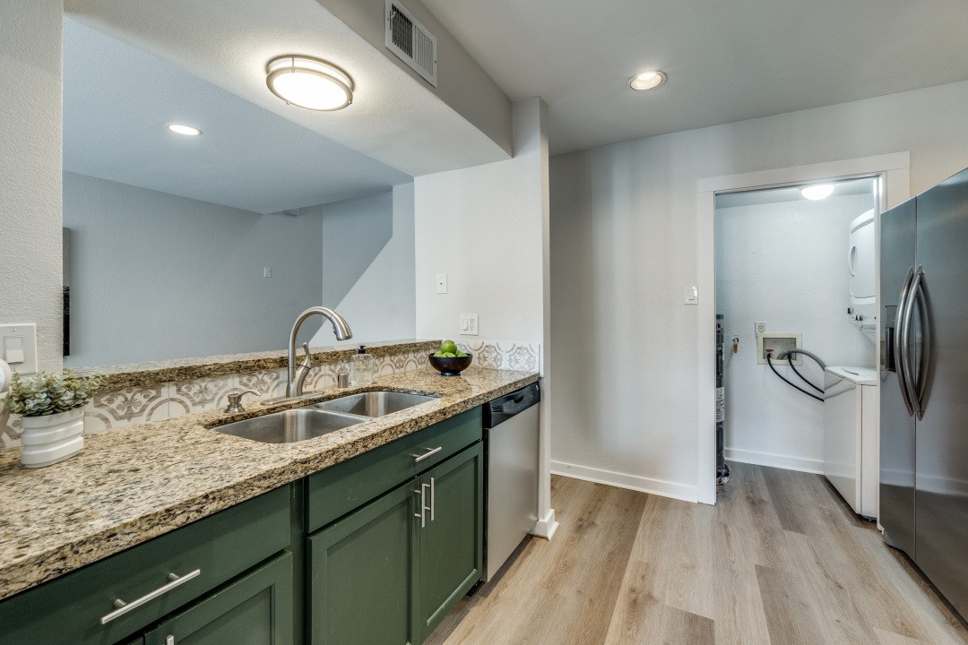 4777 Cedar Springs Road 6H