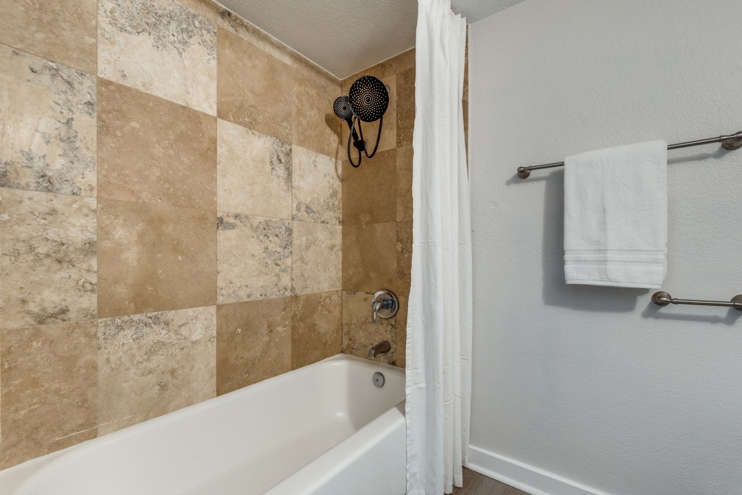 4777 Cedar Springs Road 6H