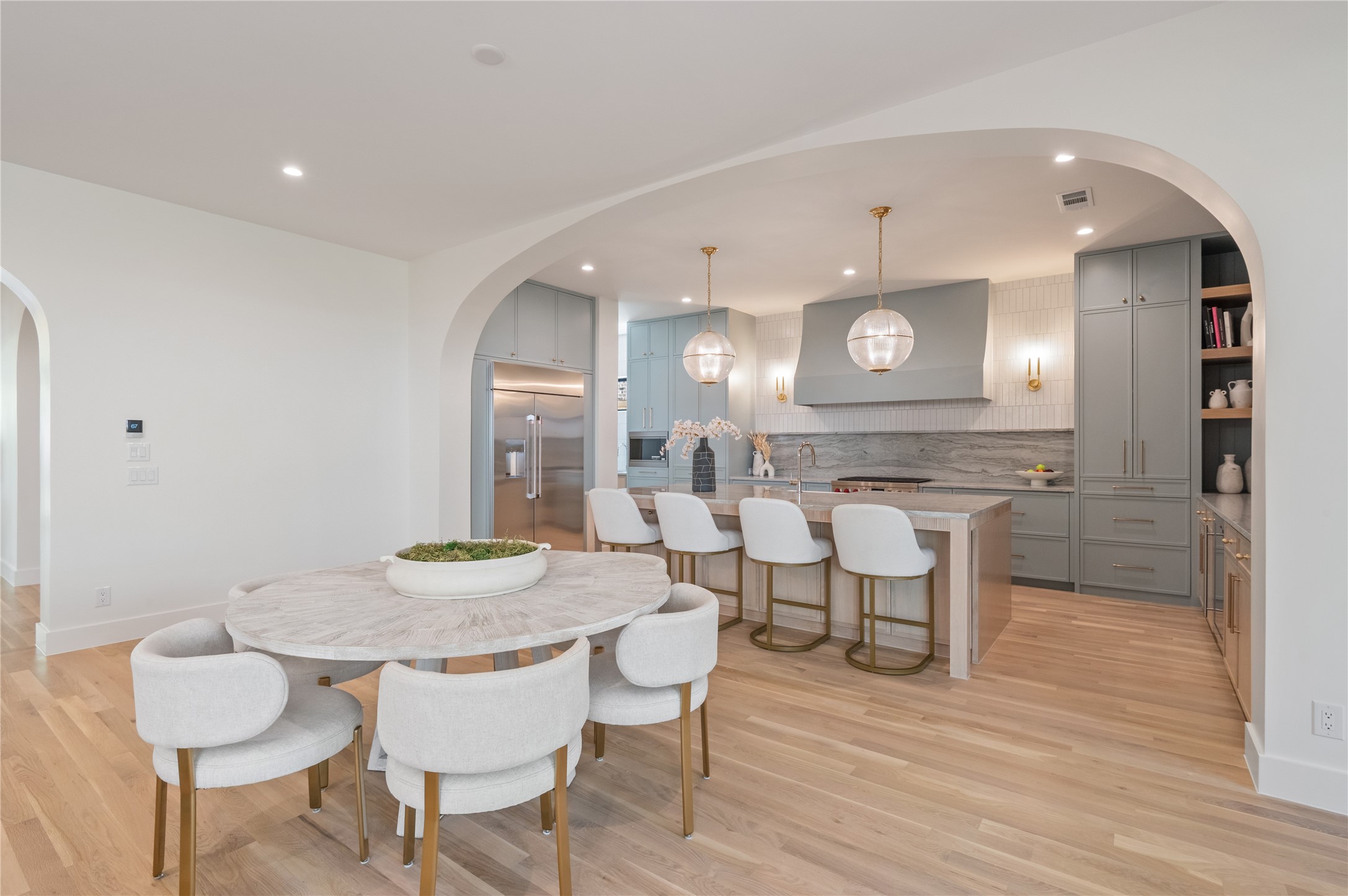 6943 Coronado Avenue