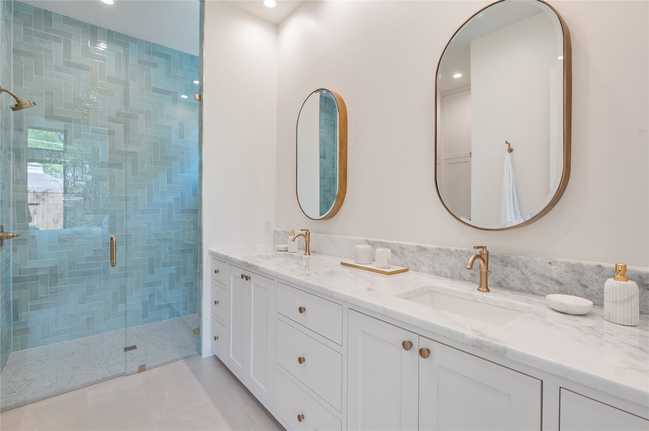 6943 Coronado Avenue