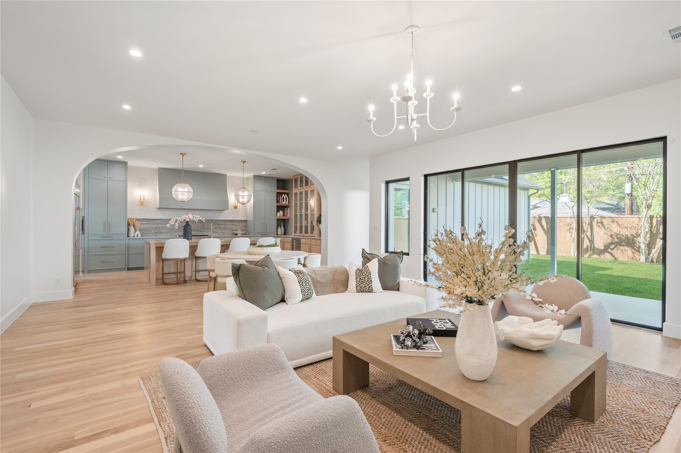 6943 Coronado Avenue