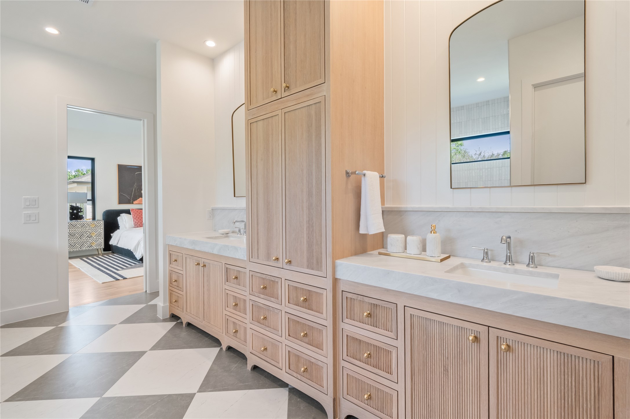 6943 Coronado Avenue