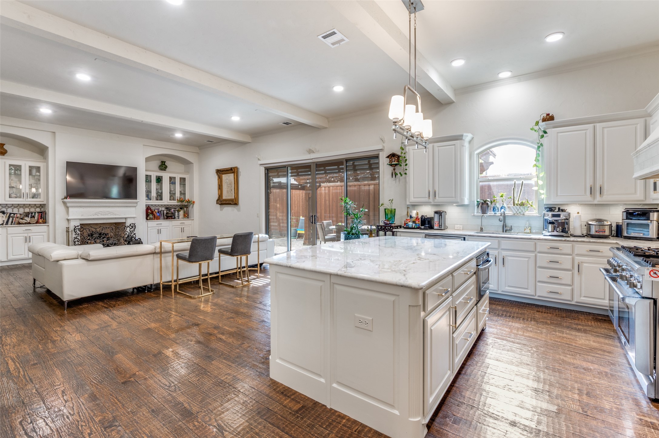 5764 Quebec Lane