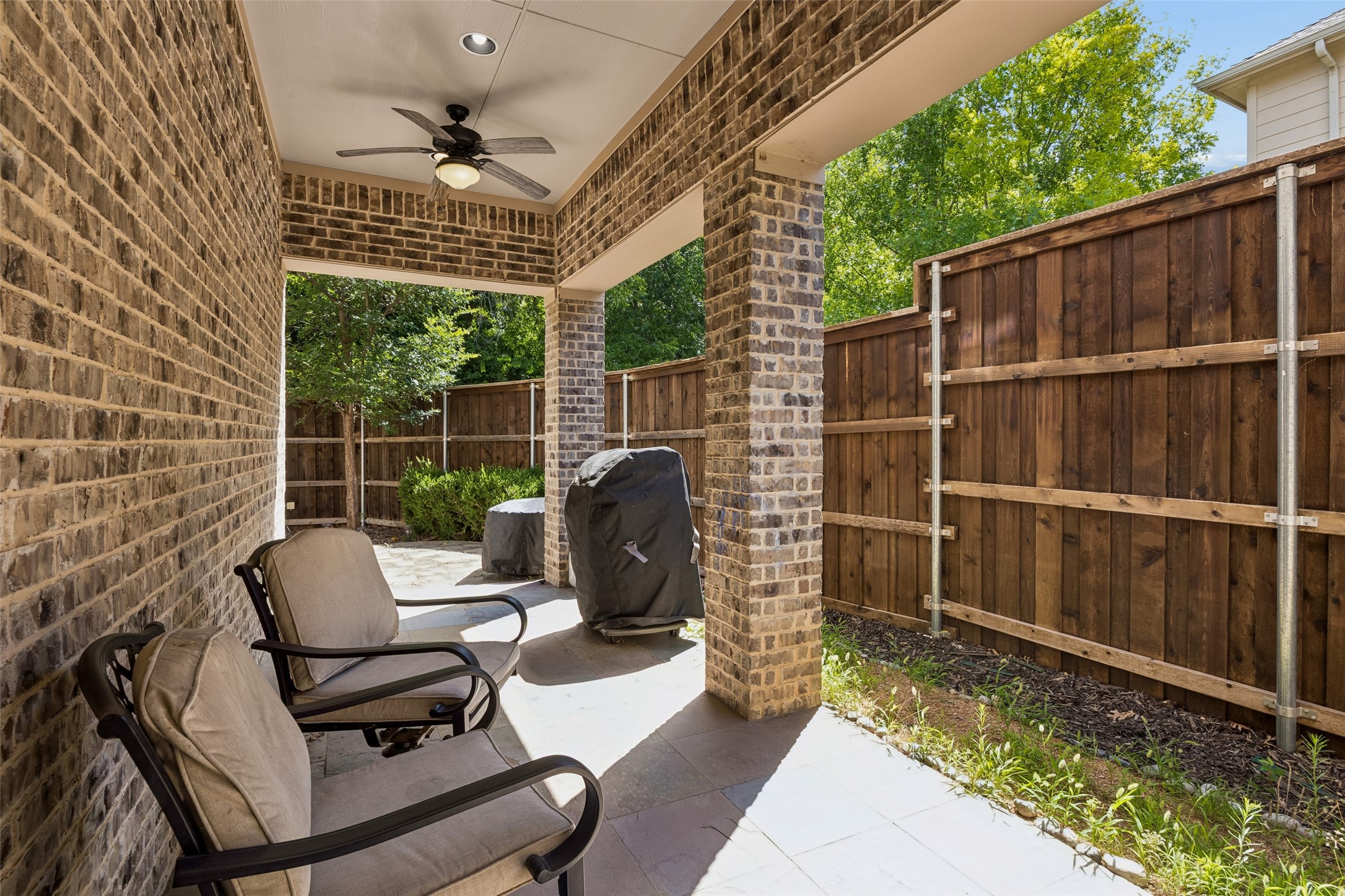 1022 Shadyside Lane