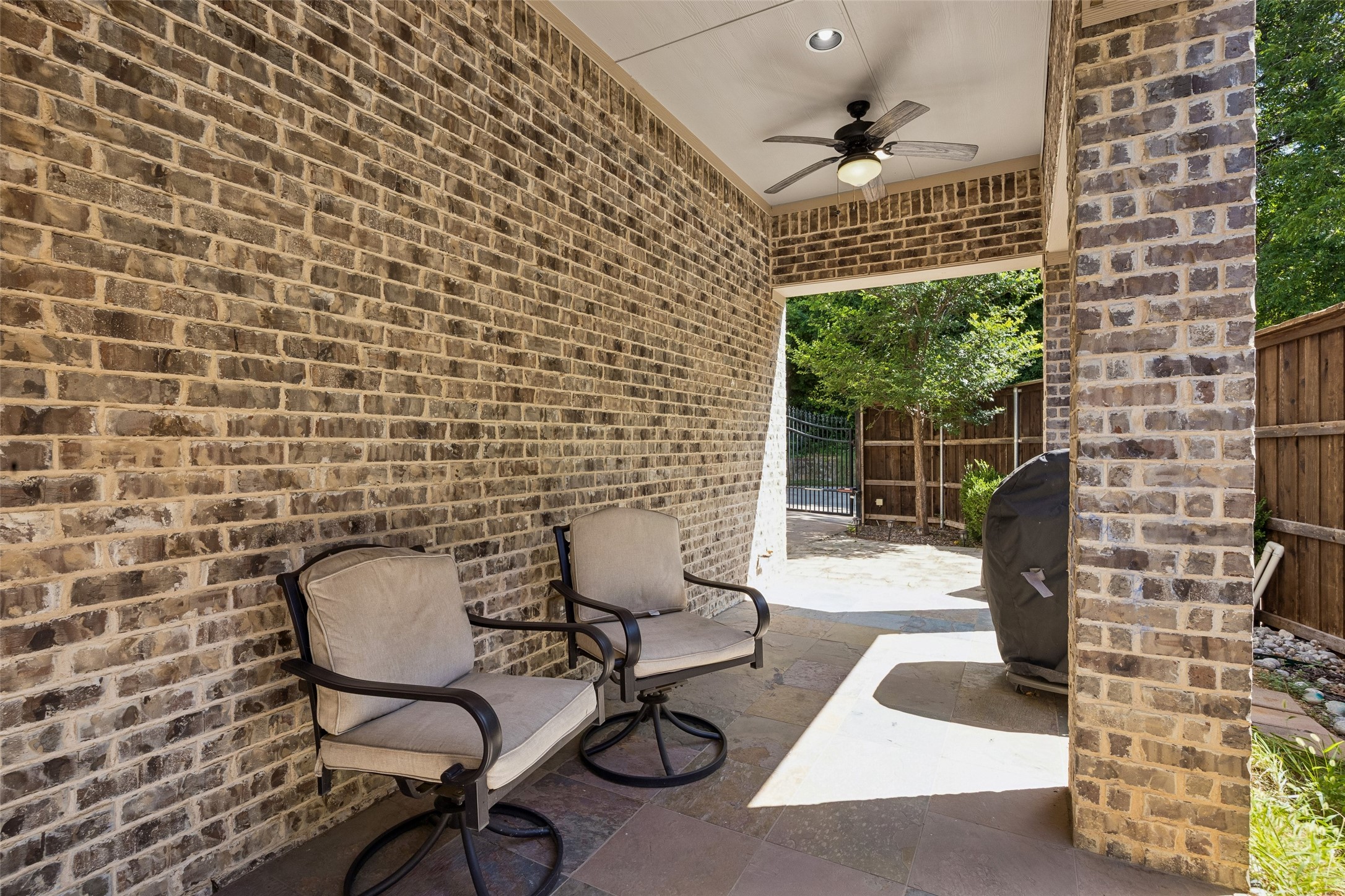 1022 Shadyside Lane