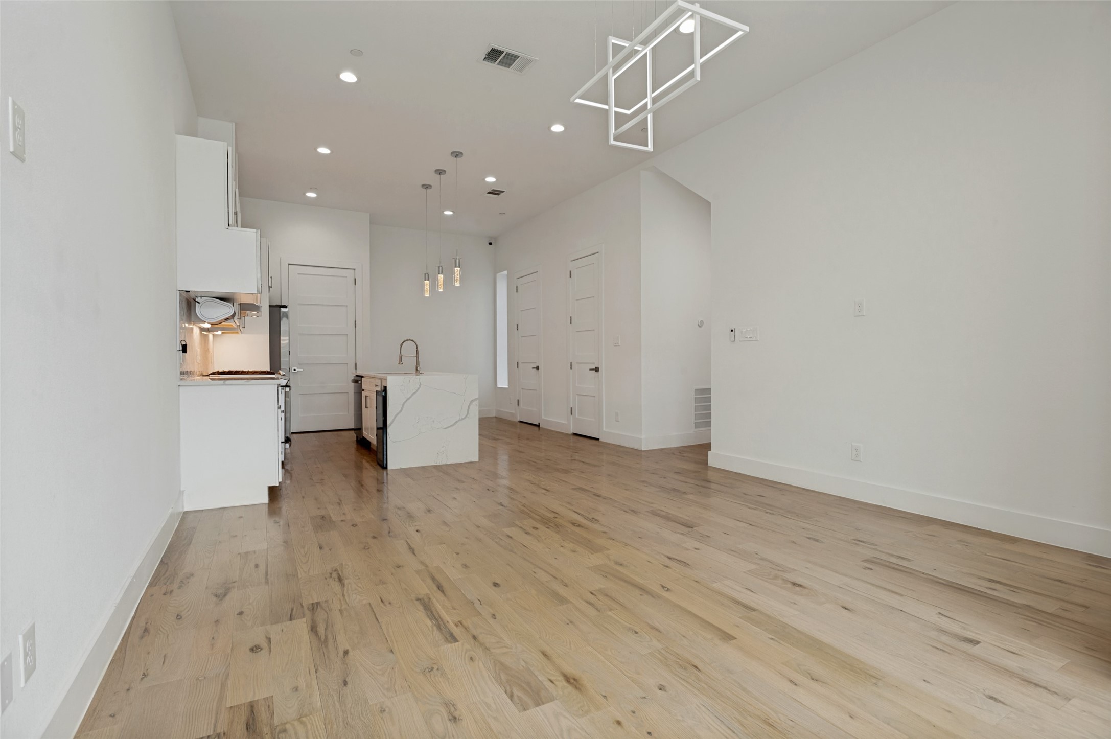 1910 Caddo Street B105