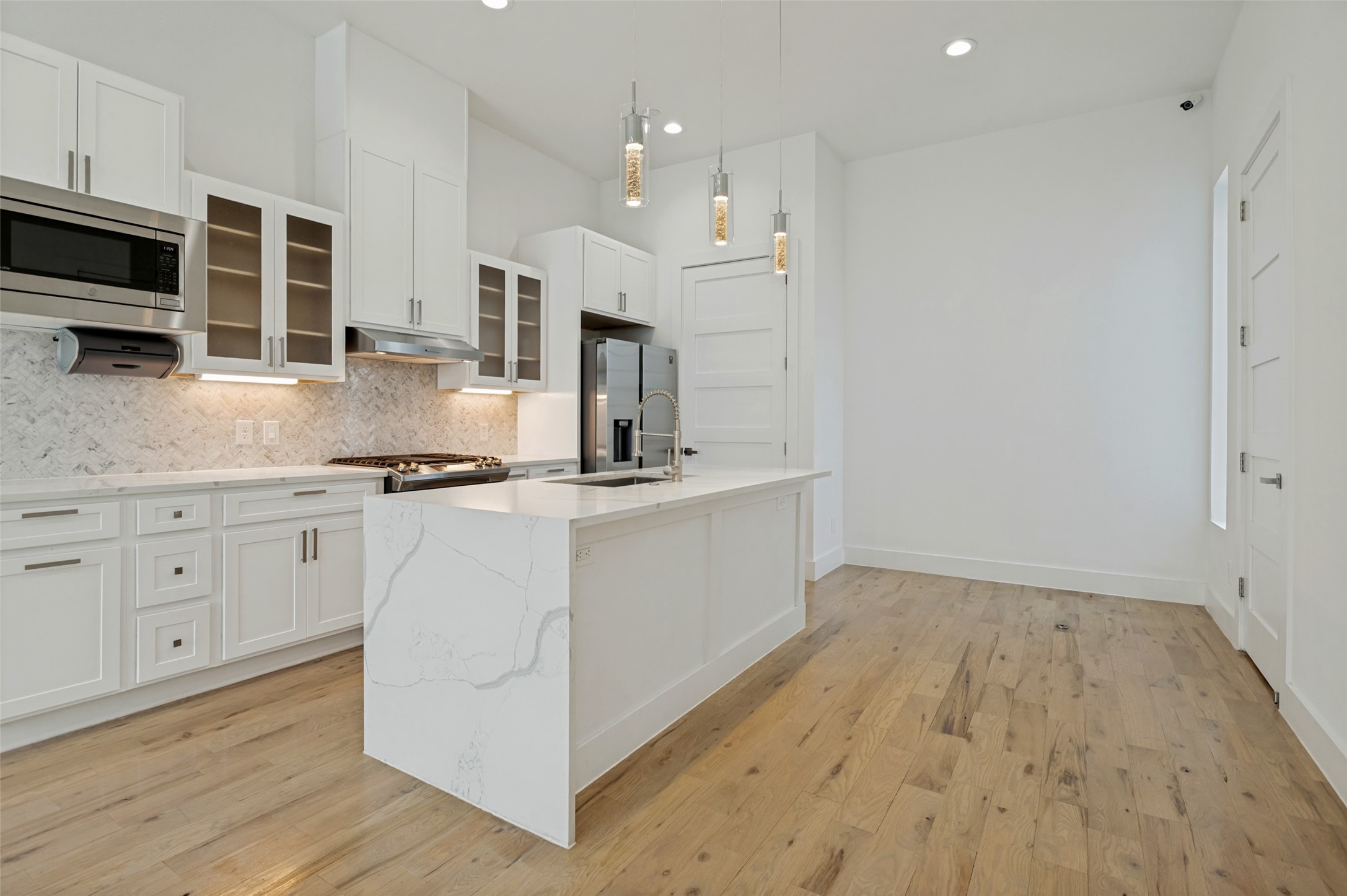 1910 Caddo Street B105