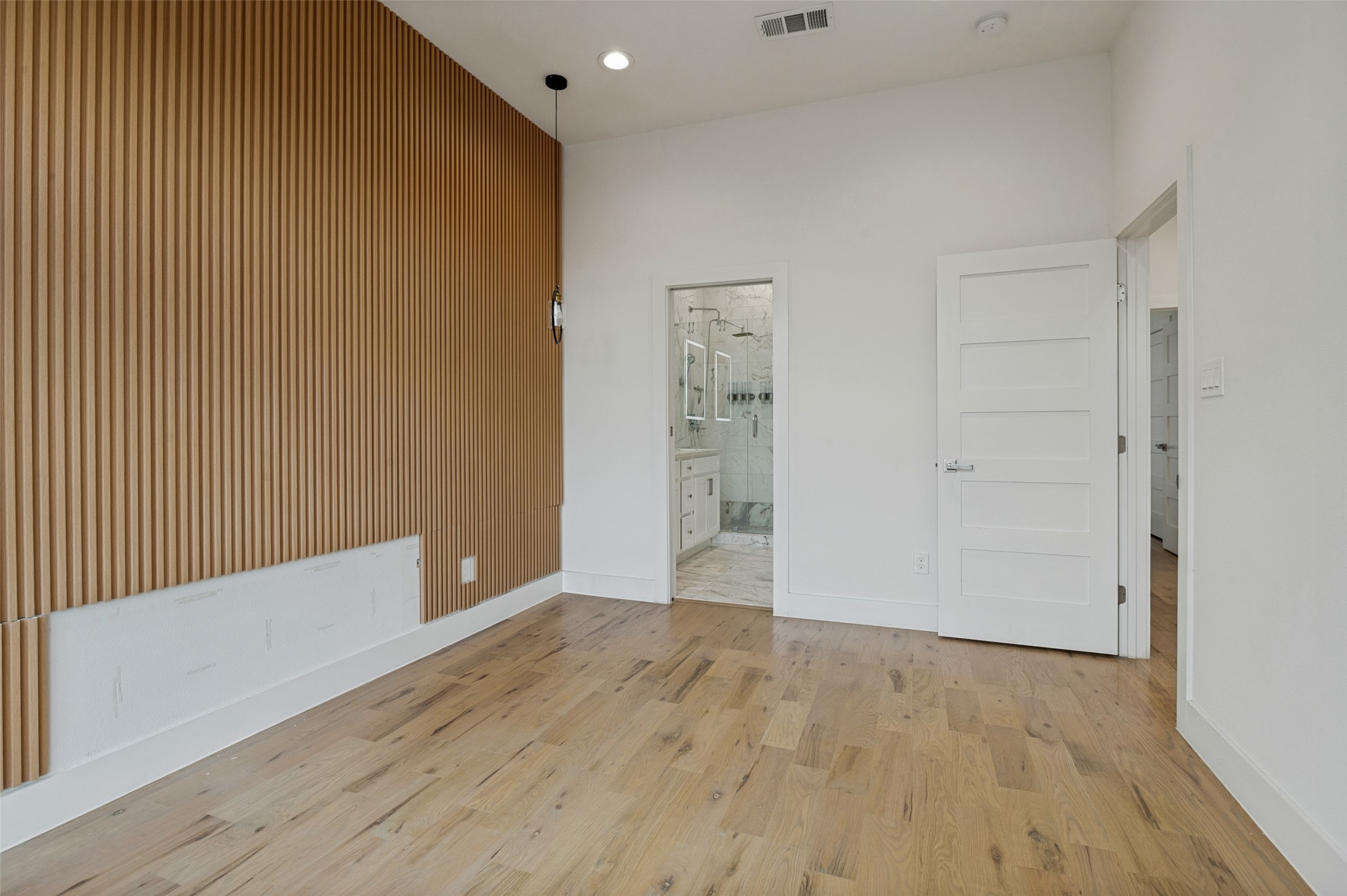 1910 Caddo Street B105