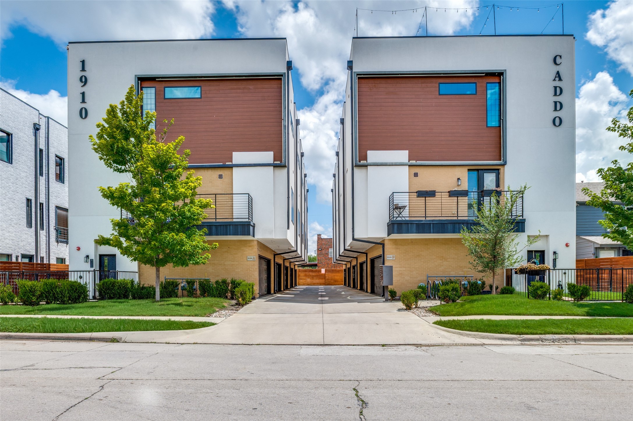 1910 Caddo Street B105
