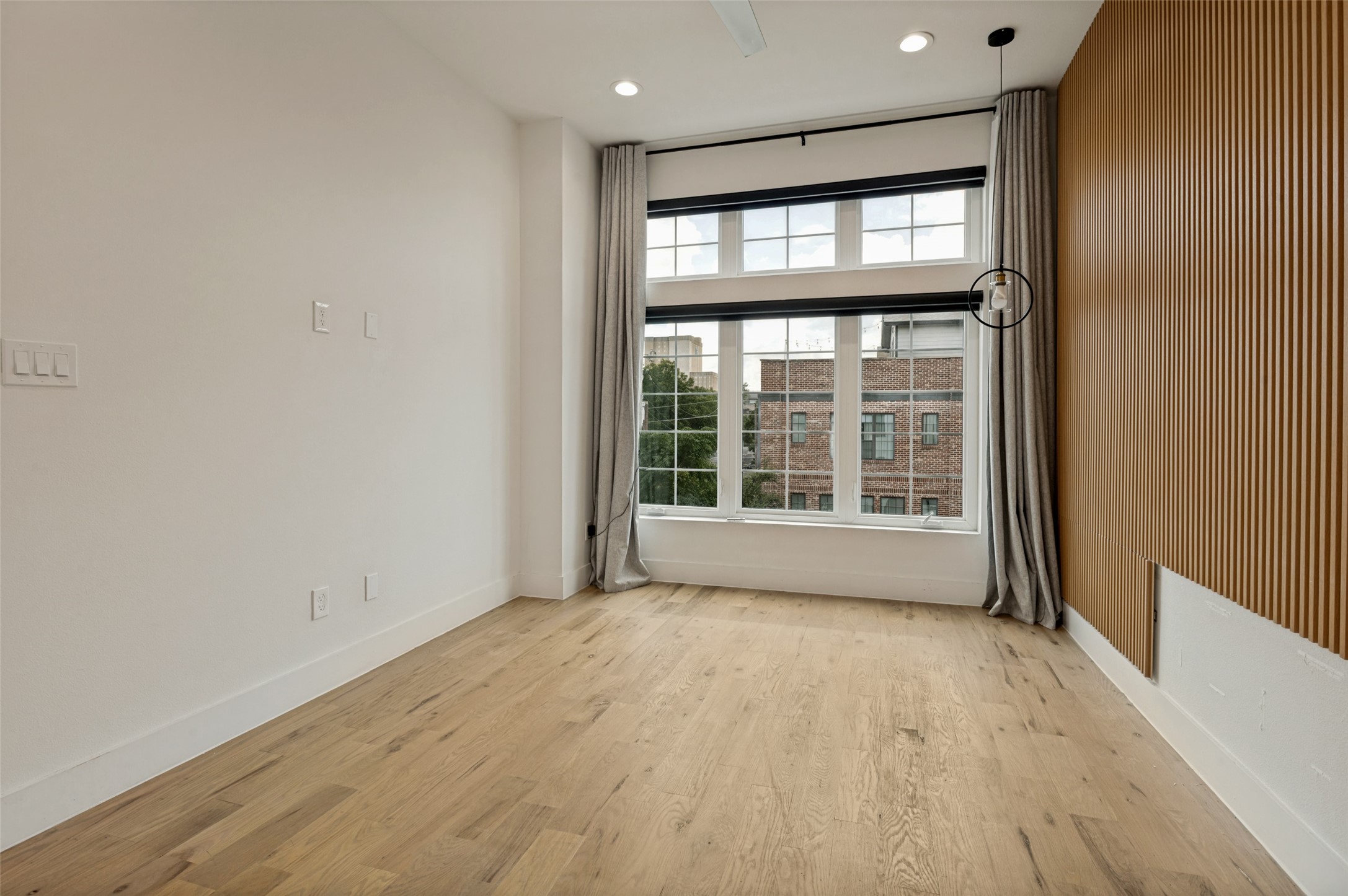 1910 Caddo Street B105