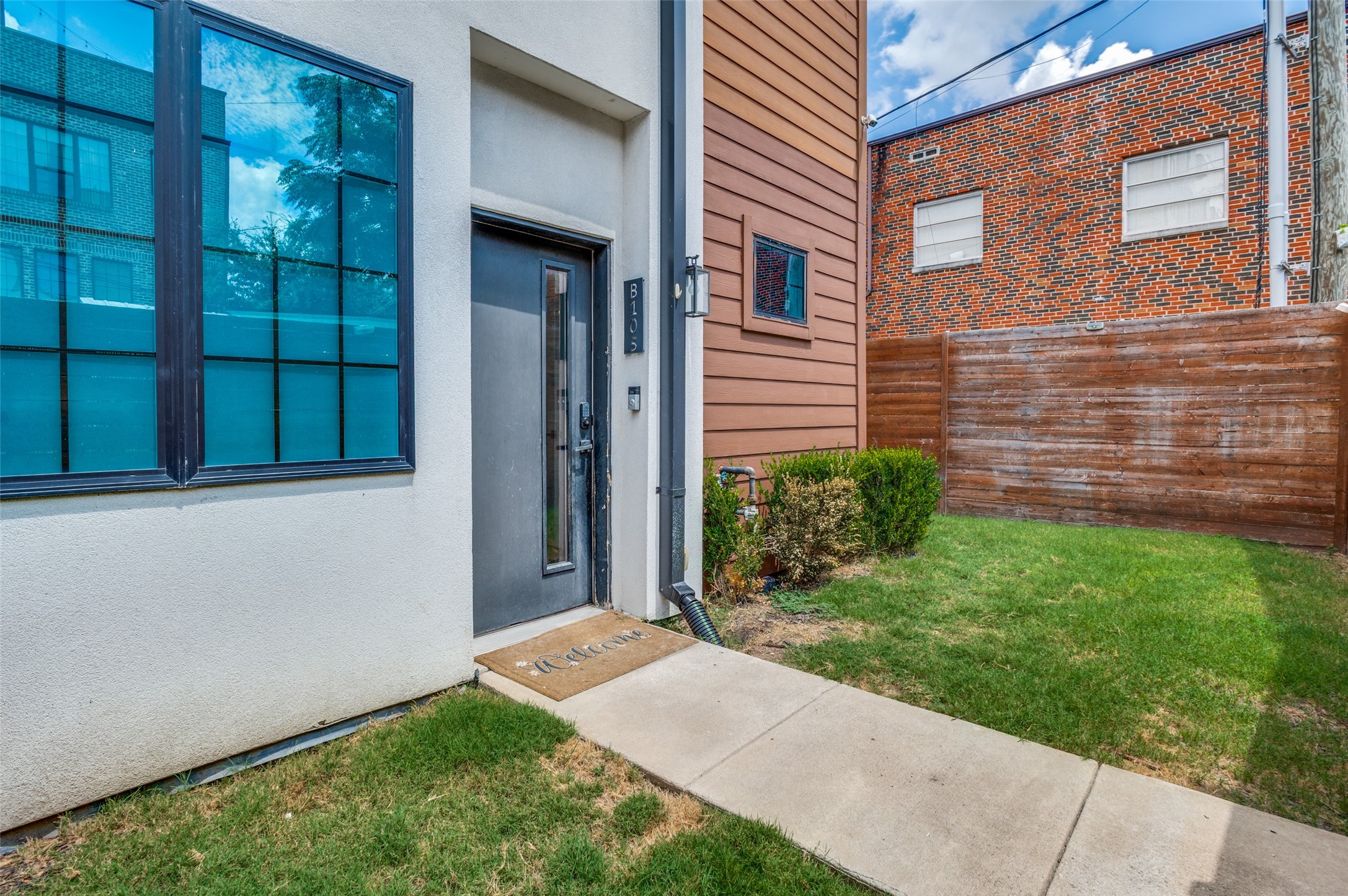 1910 Caddo Street B105