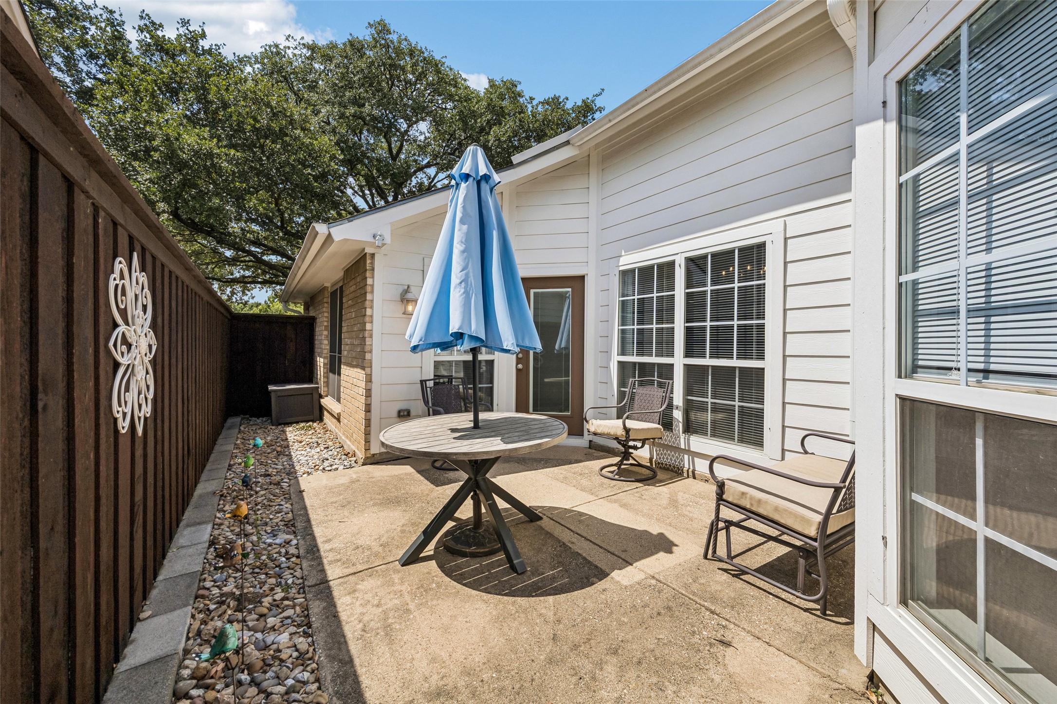 1524 Livingston Drive
