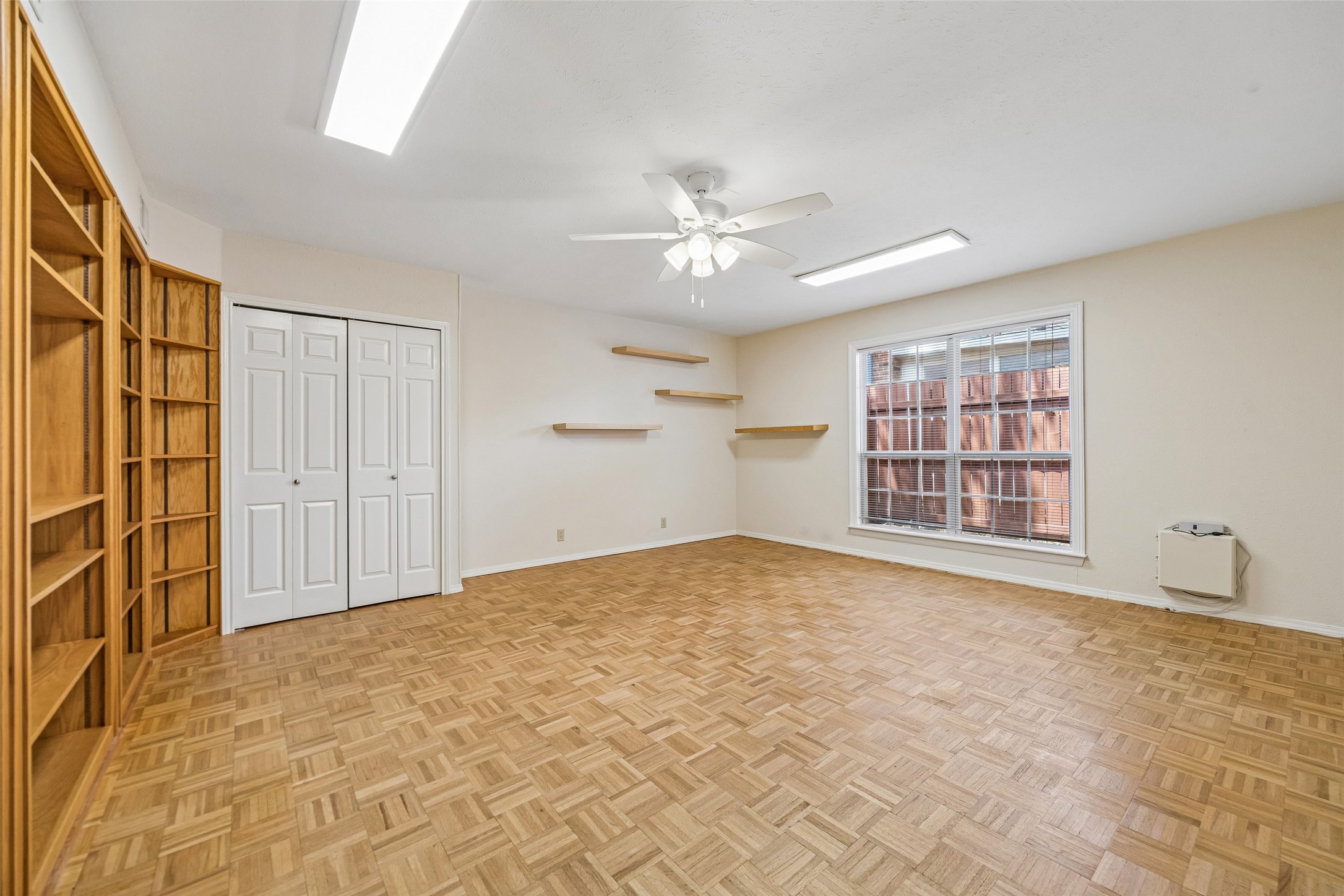 1524 Livingston Drive