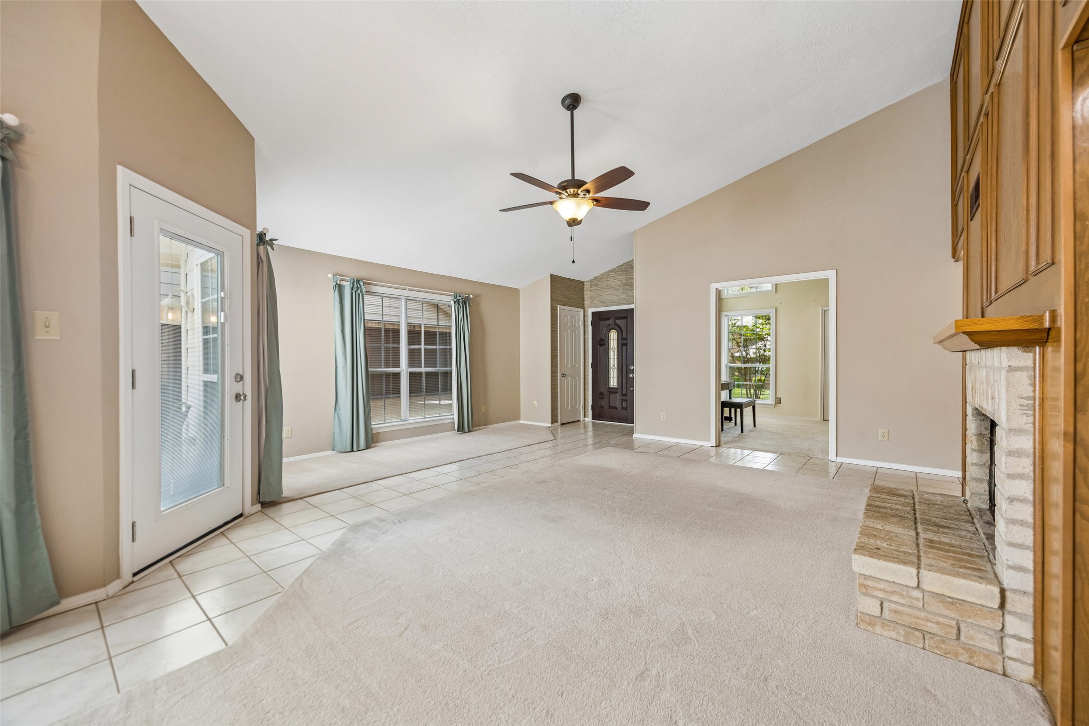 1524 Livingston Drive