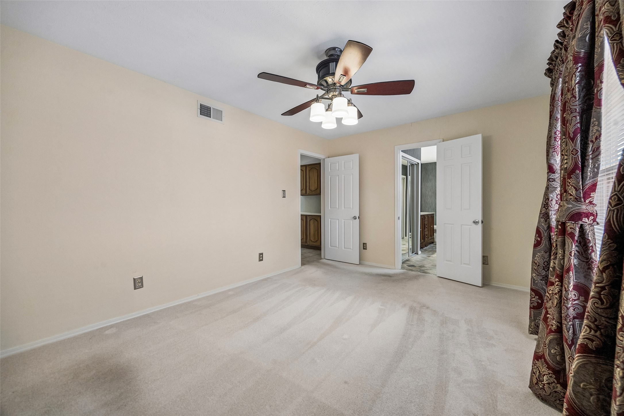 1524 Livingston Drive