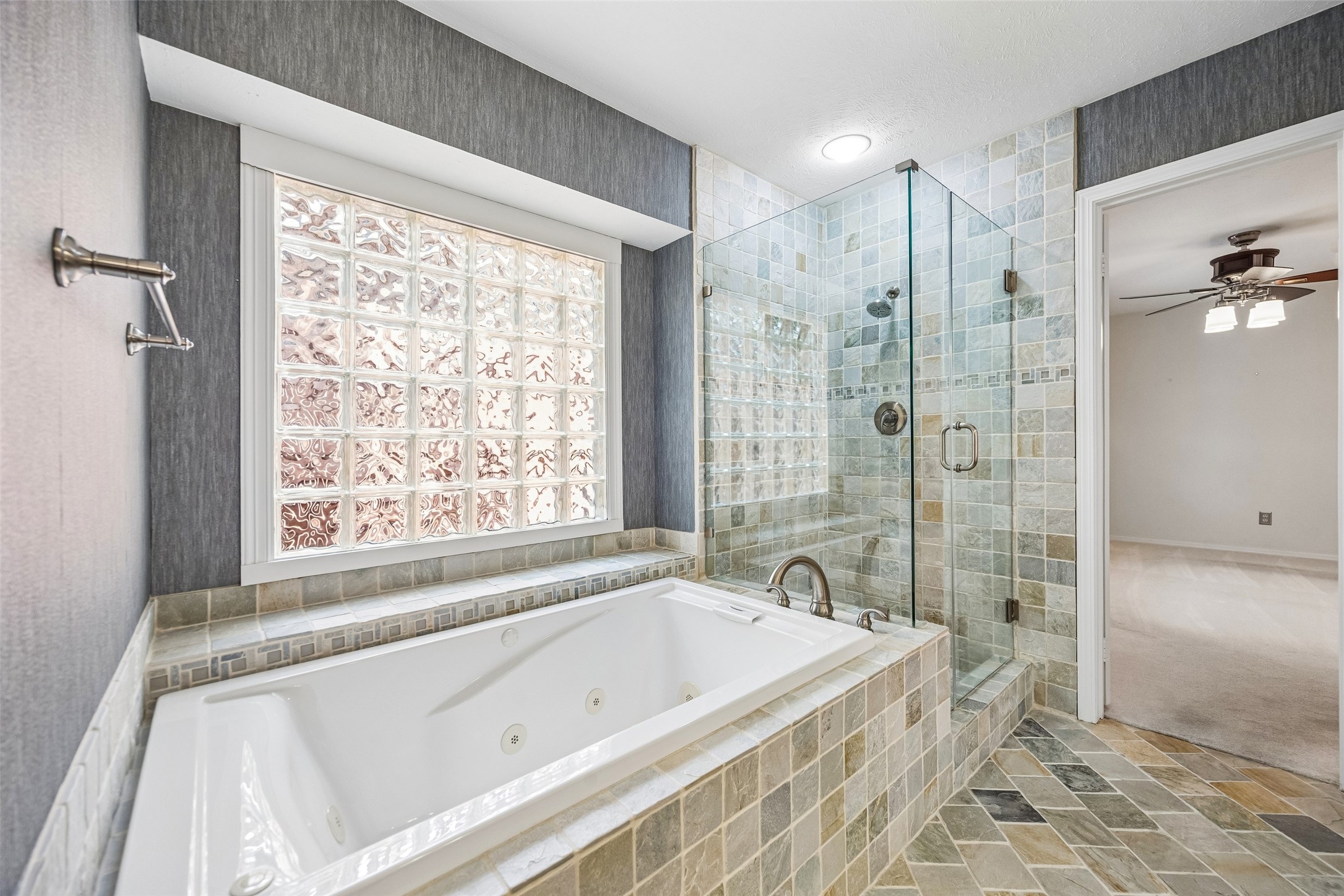 1524 Livingston Drive