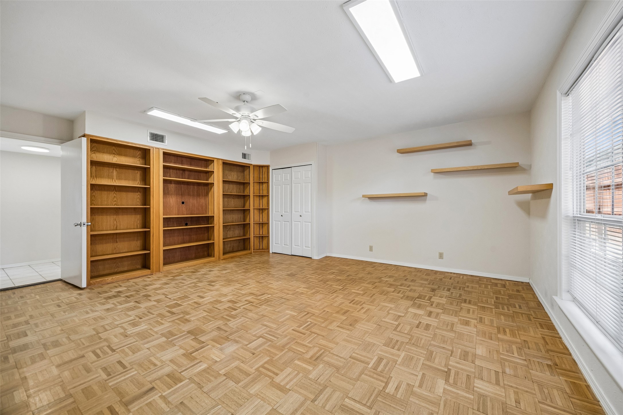 1524 Livingston Drive