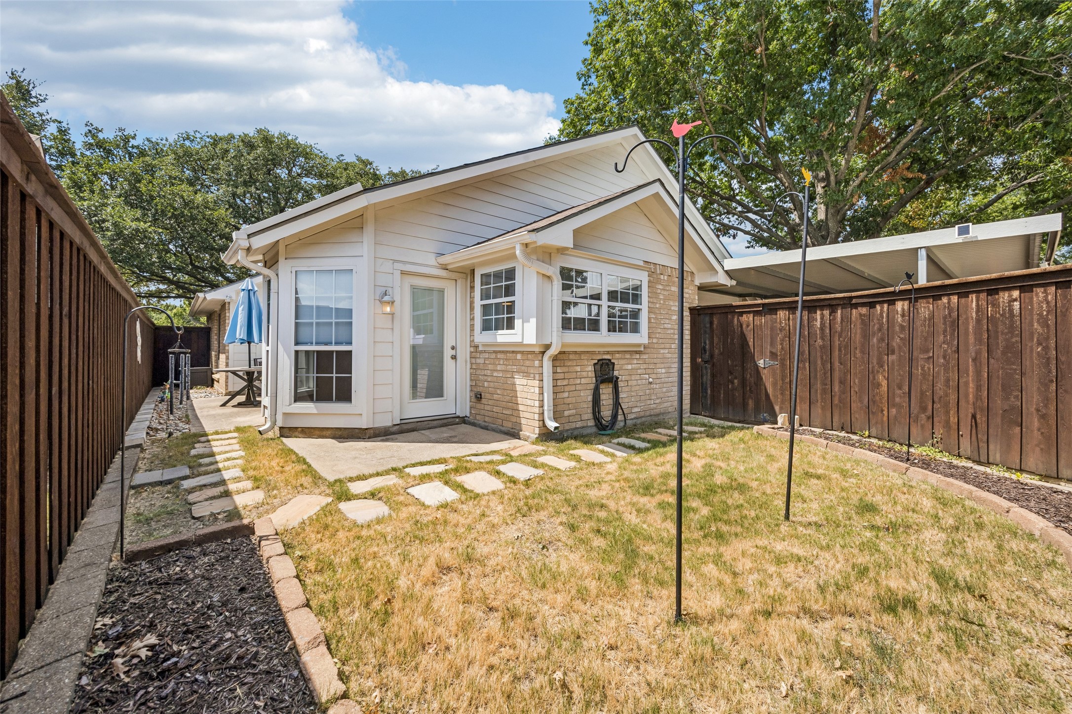 1524 Livingston Drive