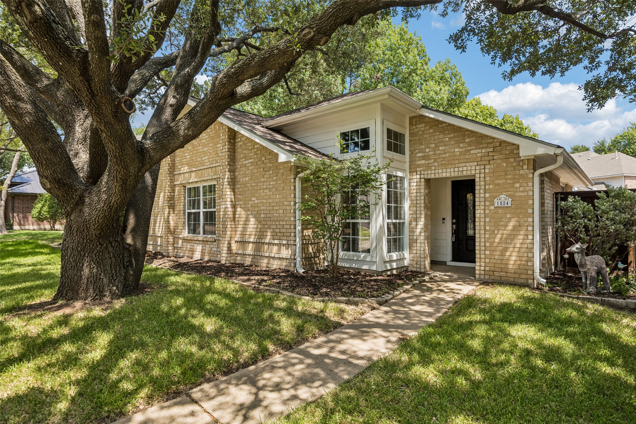 1524 Livingston Drive