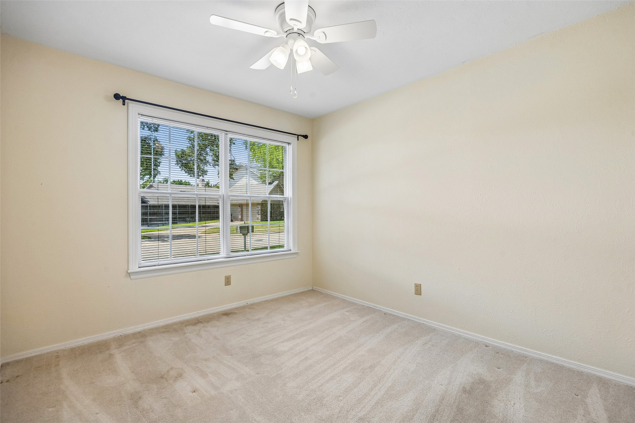 1524 Livingston Drive