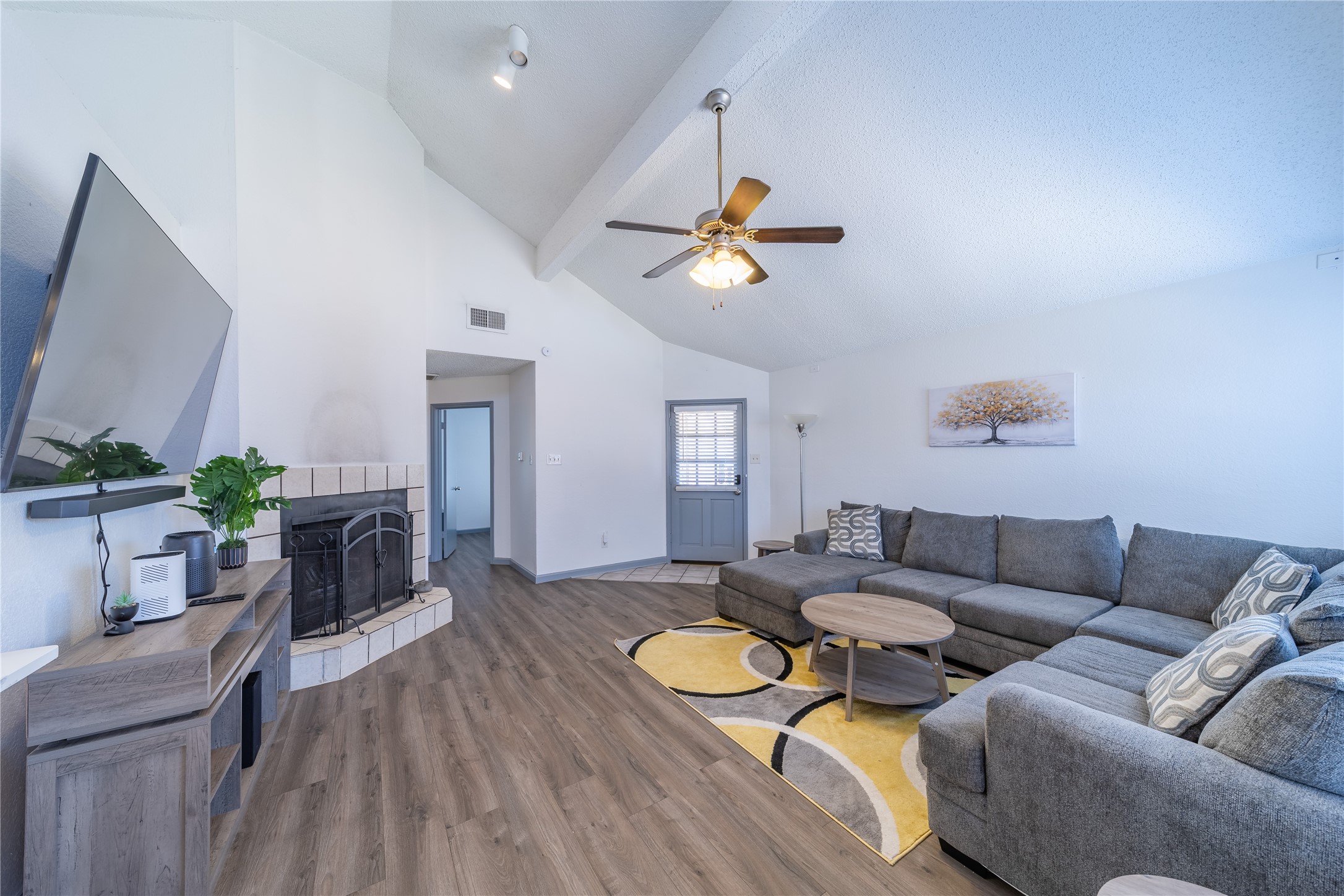 562 Stringfellow Drive