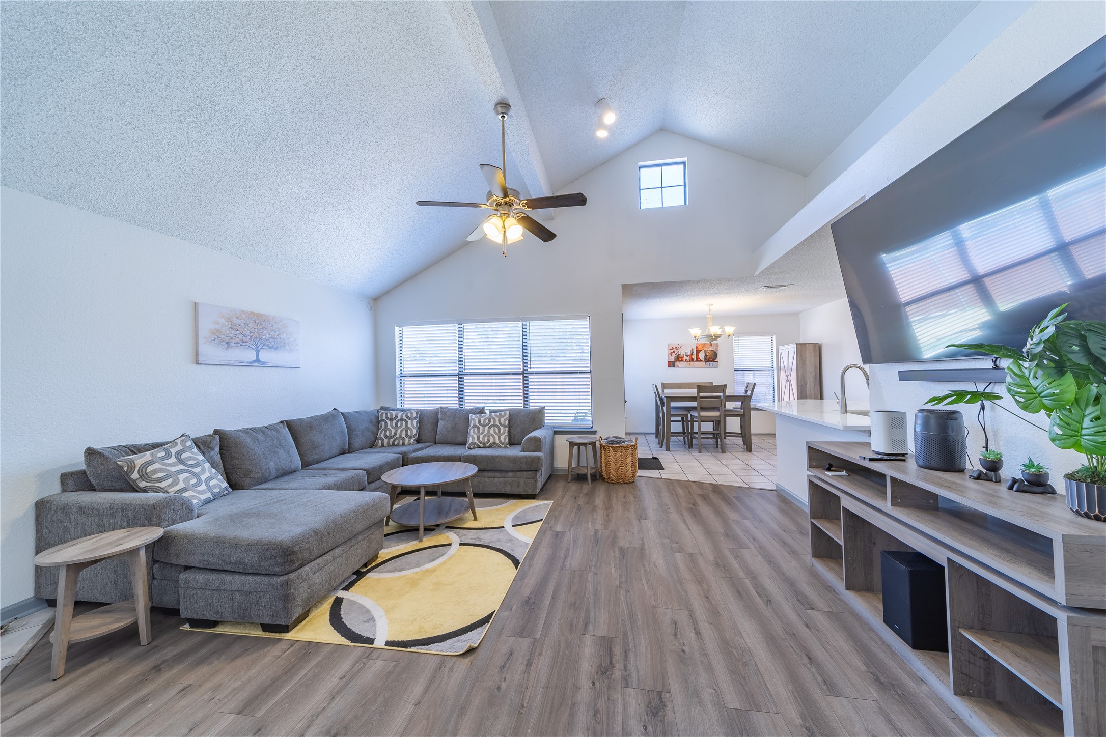 562 Stringfellow Drive