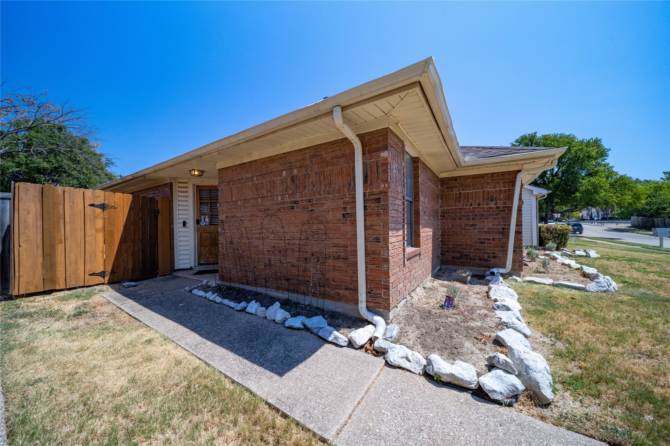 562 Stringfellow Drive